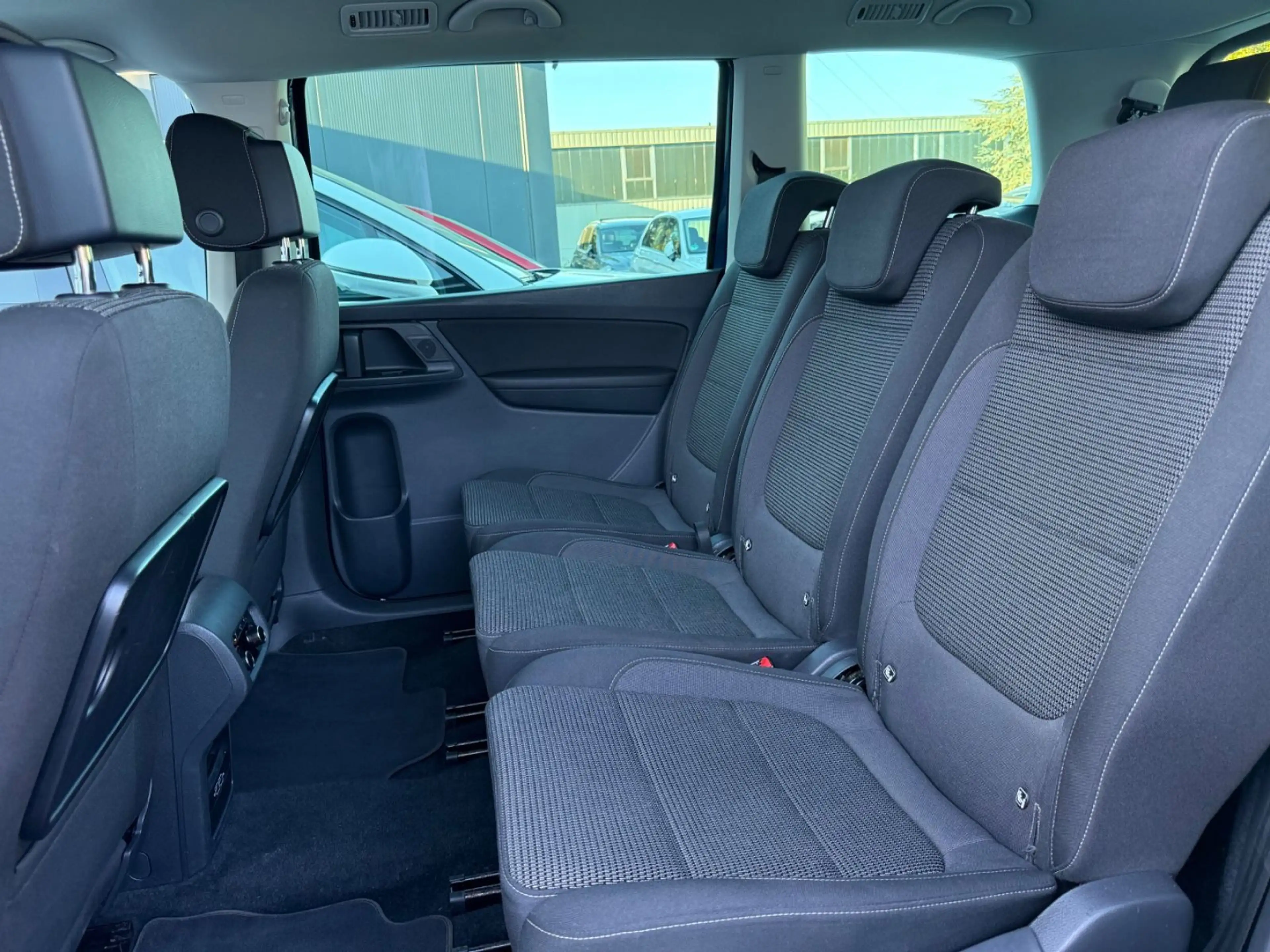 Volkswagen Sharan 2.0 TDI*DSG*7-Sitz*AHK*KAM*SpurA*TotW*SHZ — photo 16