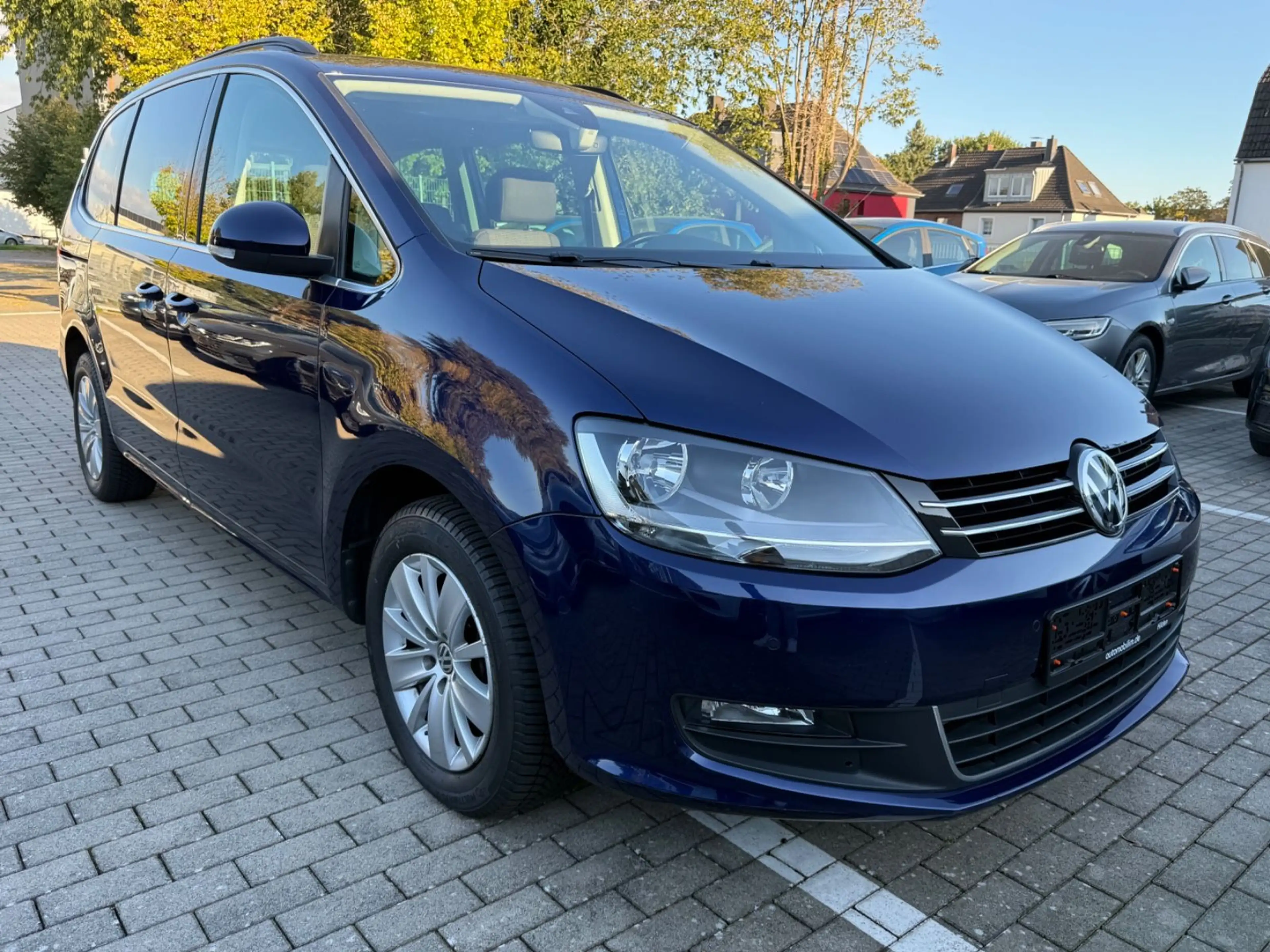 Volkswagen Sharan 2.0 TDI*DSG*7-Sitz*AHK*KAM*SpurA*TotW*SHZ — photo 4