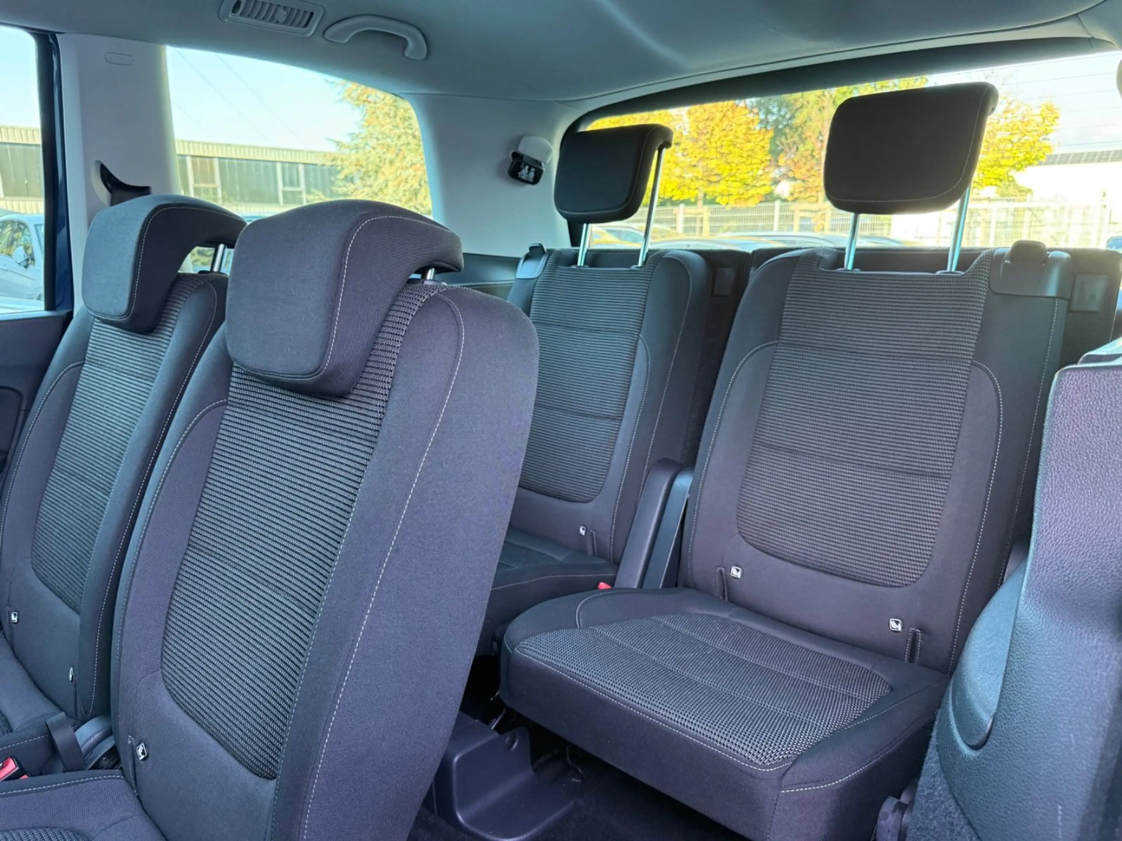Volkswagen Sharan 2.0 TDI*DSG*7-Sitz*AHK*KAM*SpurA*TotW*SHZ — photo 17