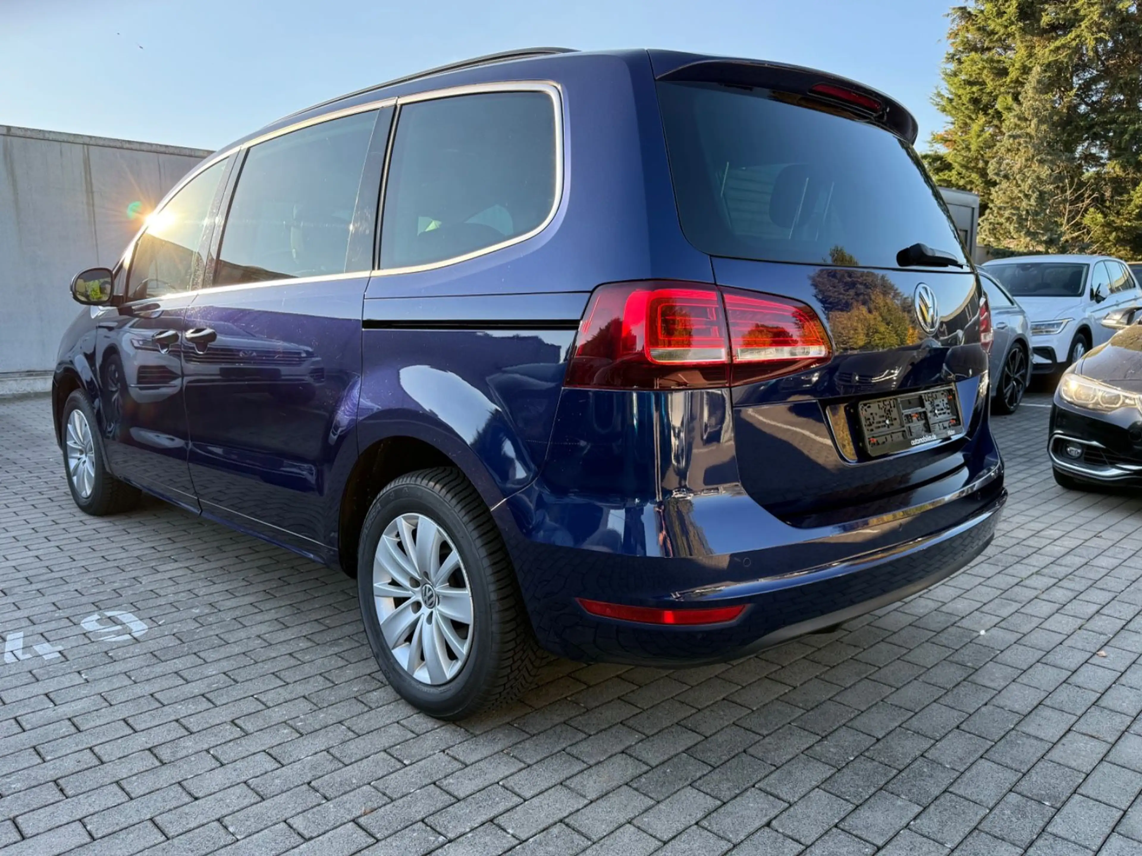 Volkswagen Sharan 2.0 TDI*DSG*7-Sitz*AHK*KAM*SpurA*TotW*SHZ — photo 5