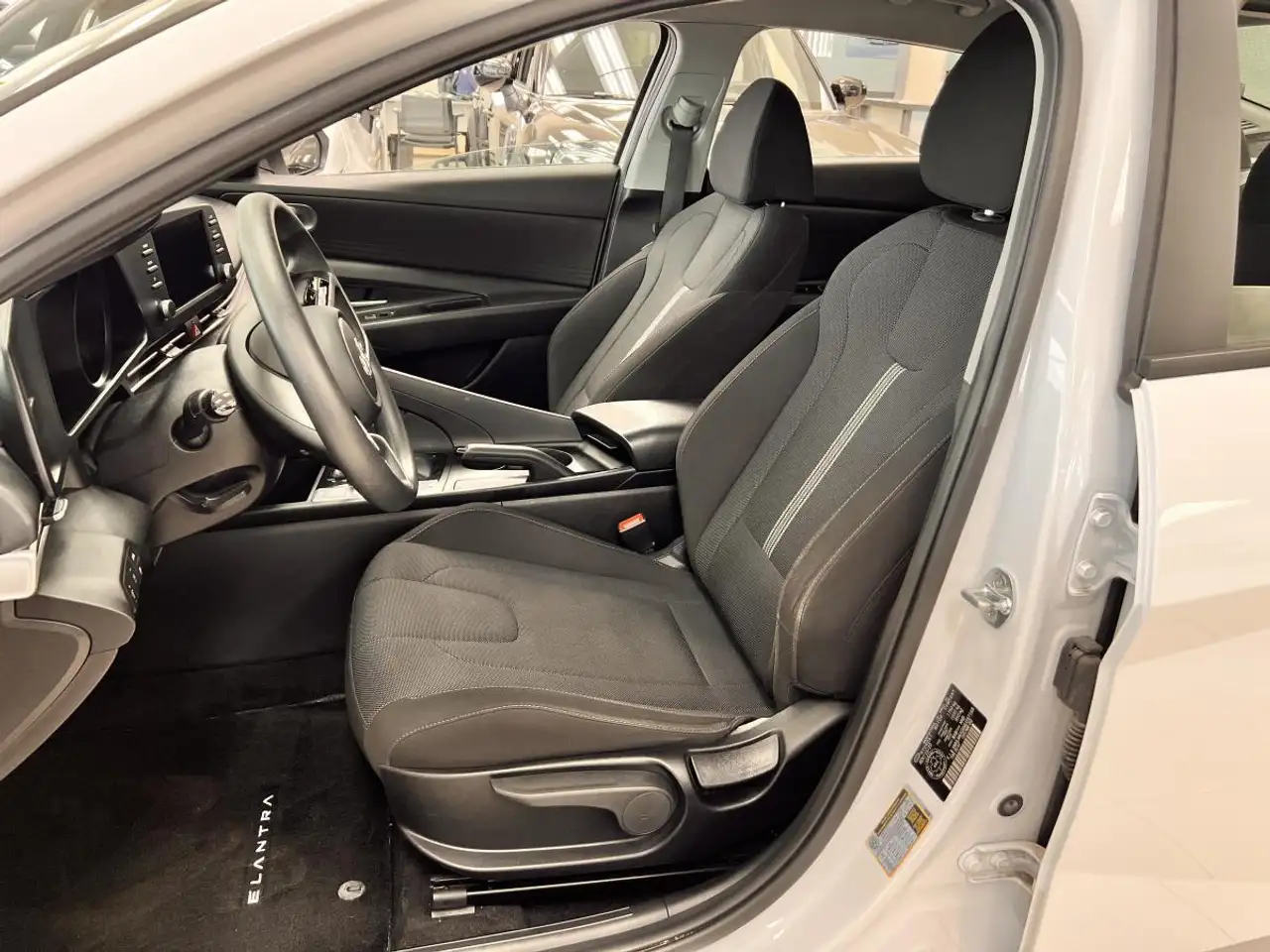 Hyundai ELANTRA снимка Hyundai ELANTRA