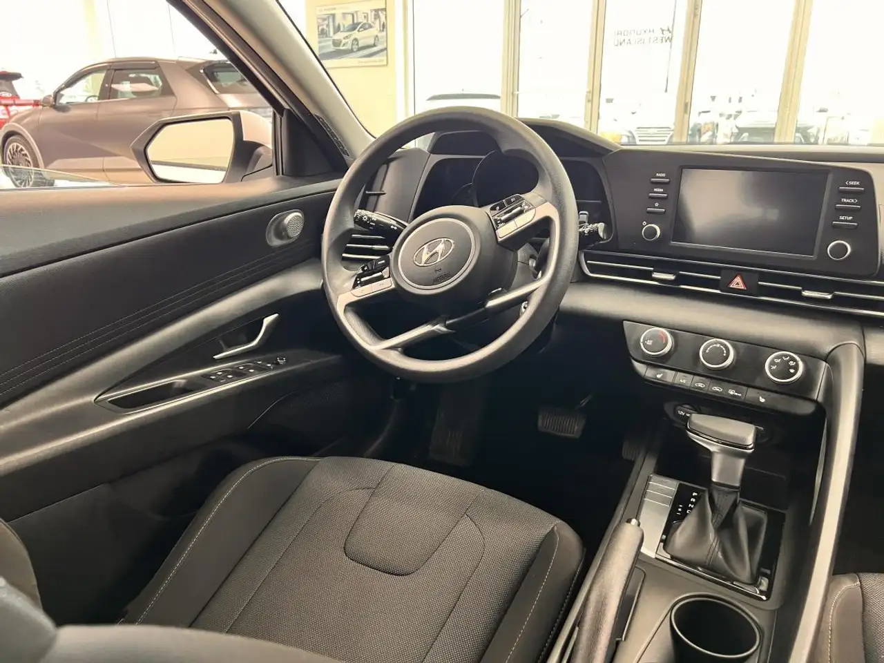 Hyundai ELANTRA снимка Hyundai ELANTRA