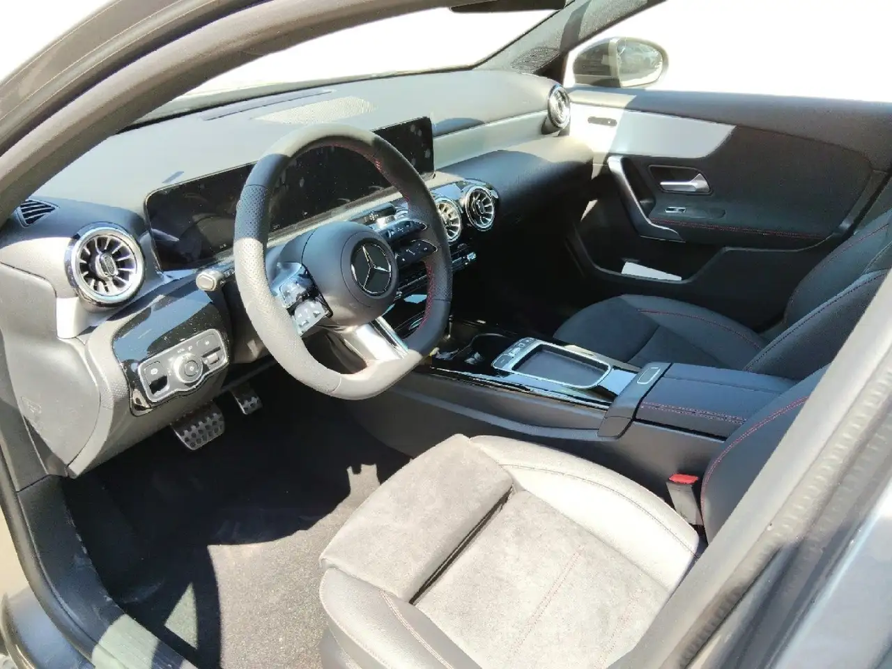 Mercedes-Benz A-Class 2026 — фото 10