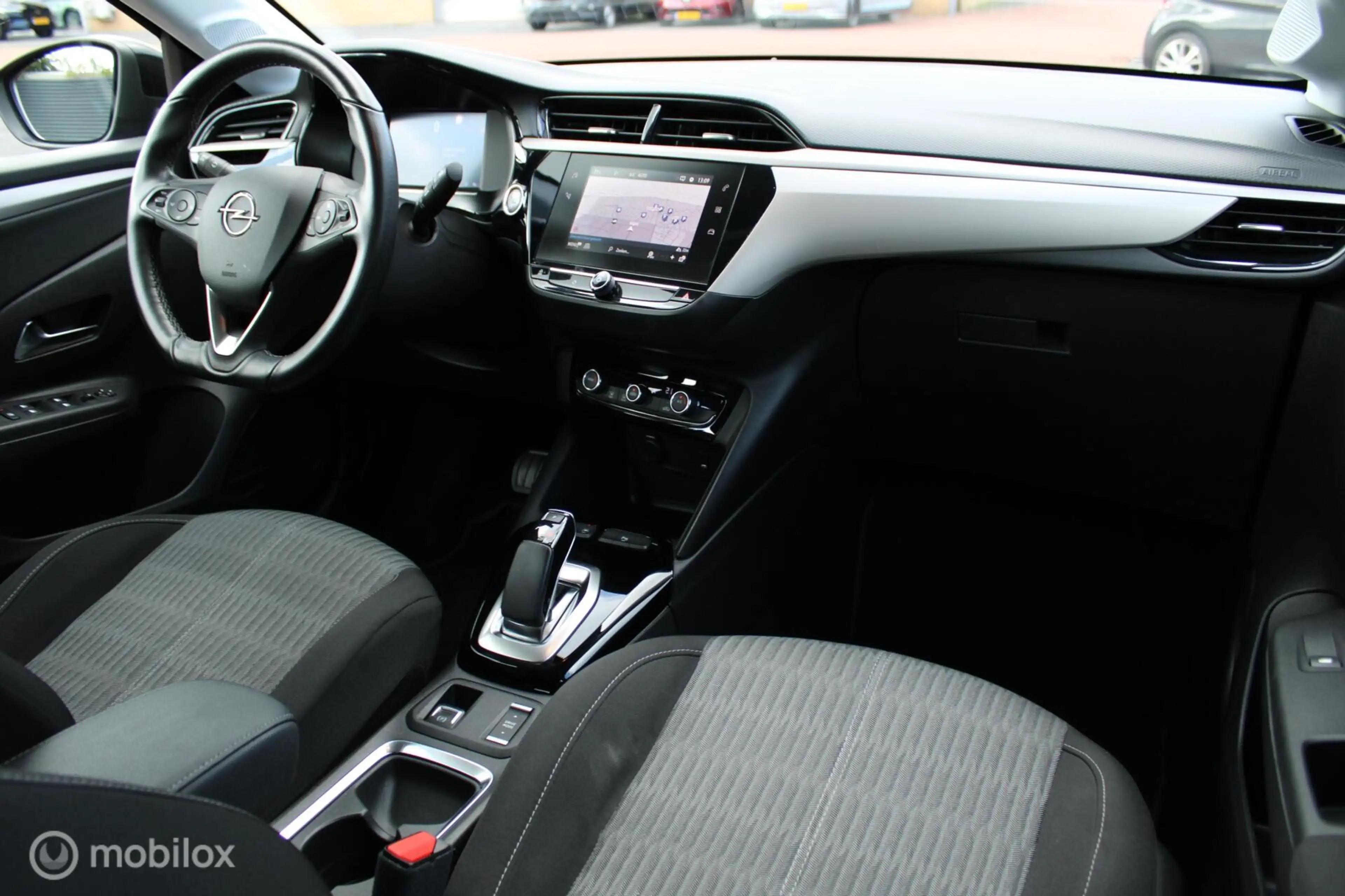 Opel Corsa-e Edition 50 kWh 3-fasen, Navi, App connect, Pdc + C — photo 2