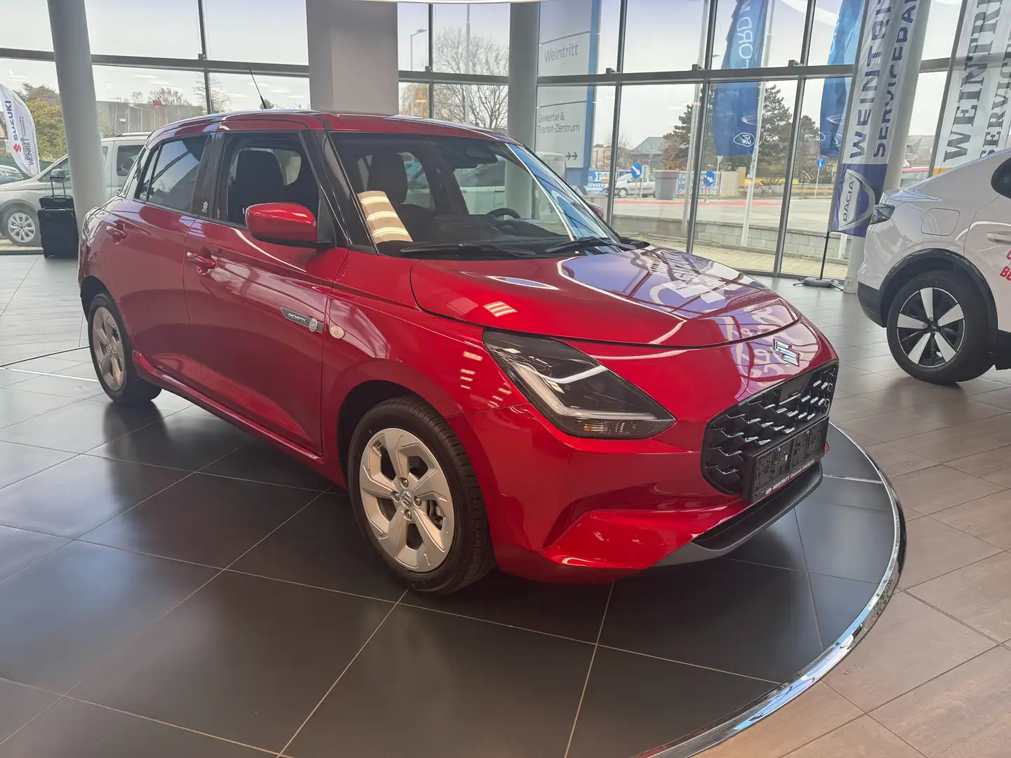 Suzuki Swift 1.2 Hybrid Shine Rot - 1