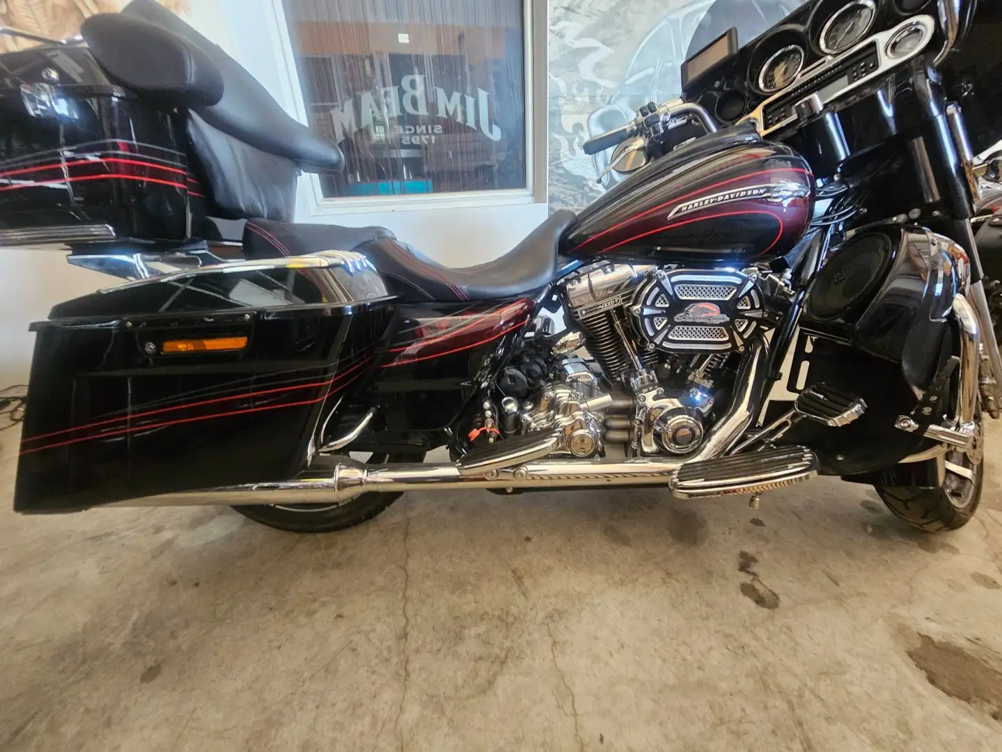 Harley-Davidson Street Glide CVO Street Glide FLHXSE2 Noir - 1