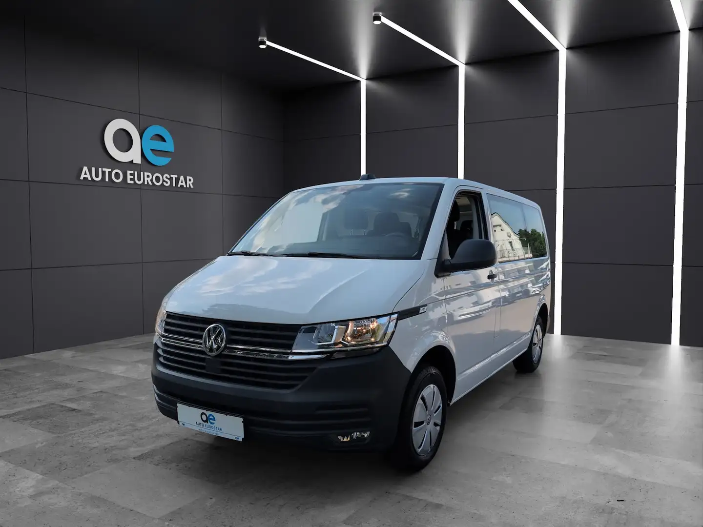 Volkswagen T6.1 Transporter FWD *9.Sitzer*Navi*PDC*Carplay* Weiß - 1
