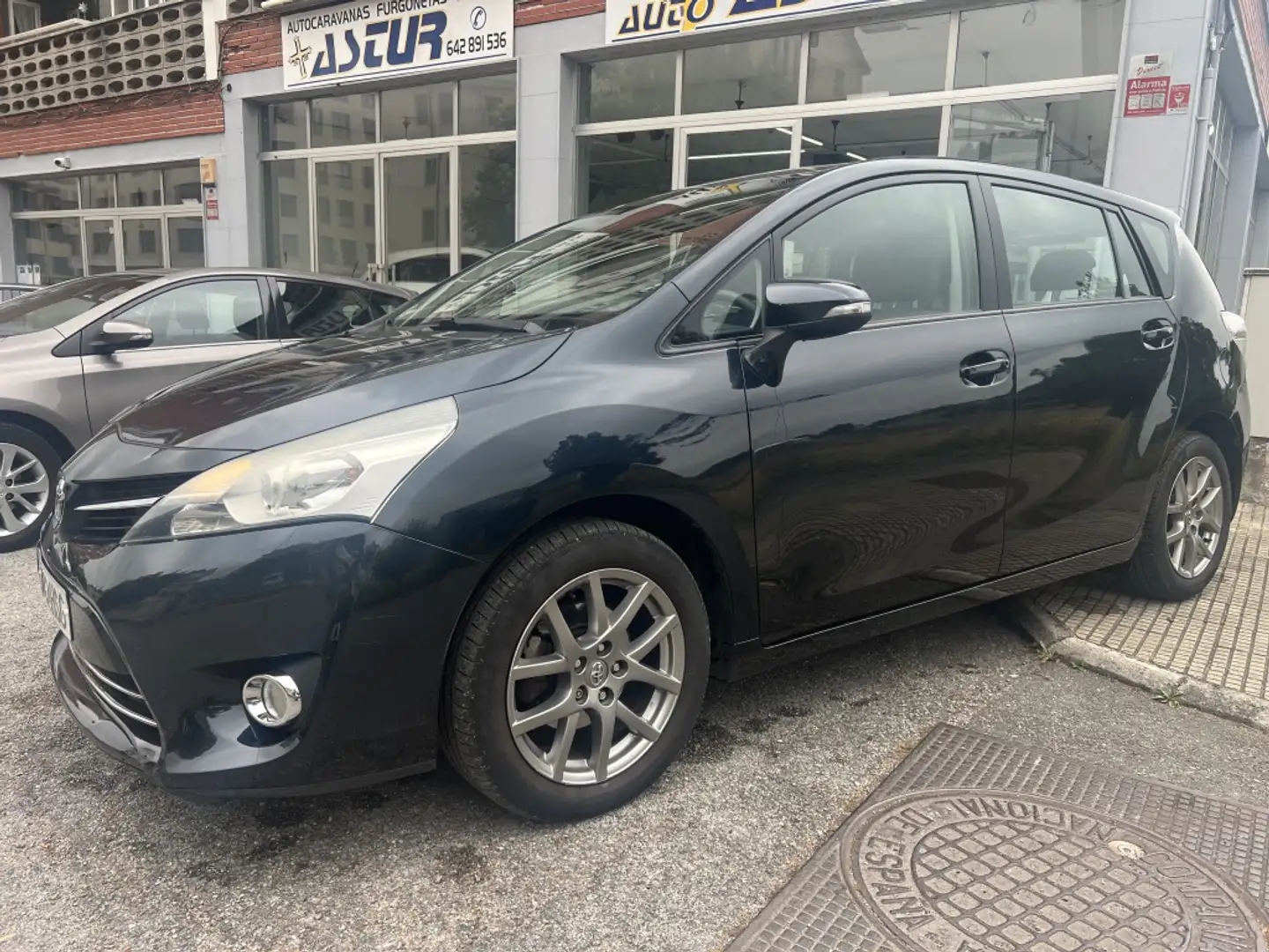 Toyota Verso 120D Comfort 5pl. Azul - 1