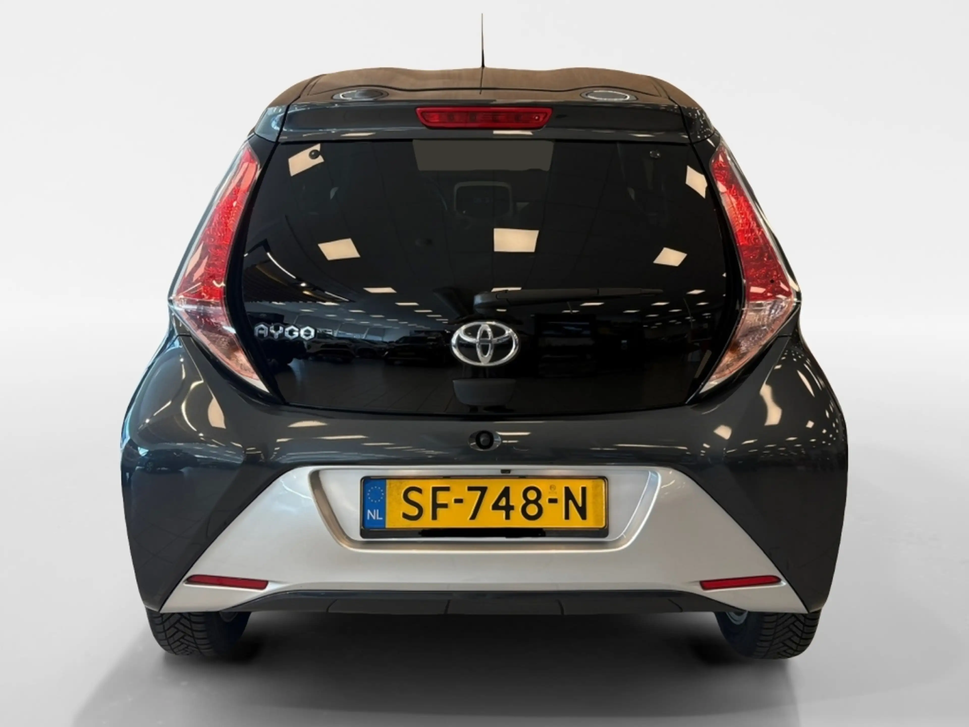 Toyota Aygo 1.0 VVT-i x-joy — photo 9