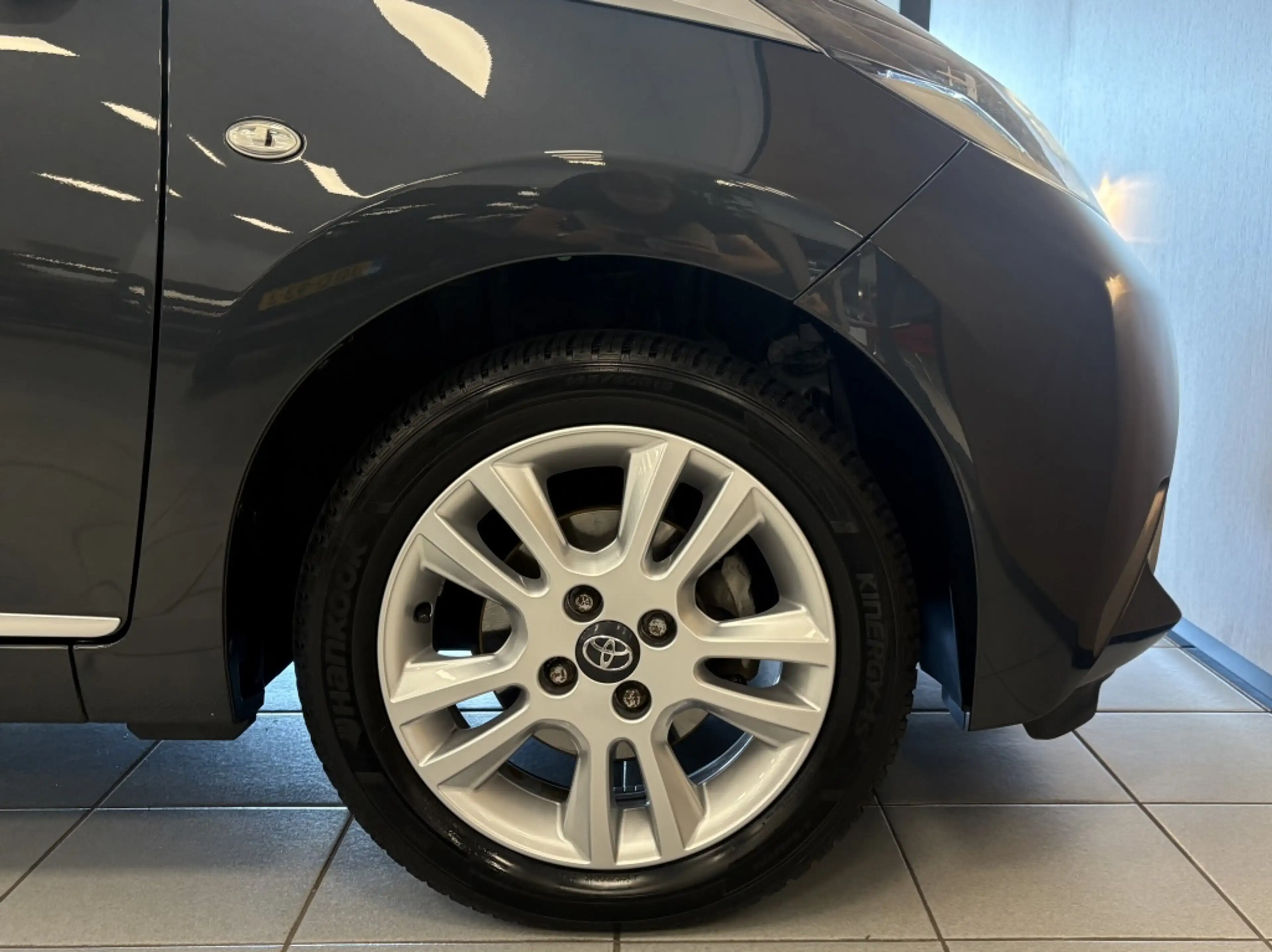 Toyota Aygo 1.0 VVT-i x-joy — photo 12