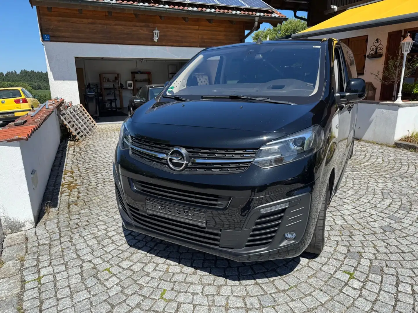 Opel Zafira Life Tourer M *LEDER*AHK*XENON*NAVI* Noir - 2