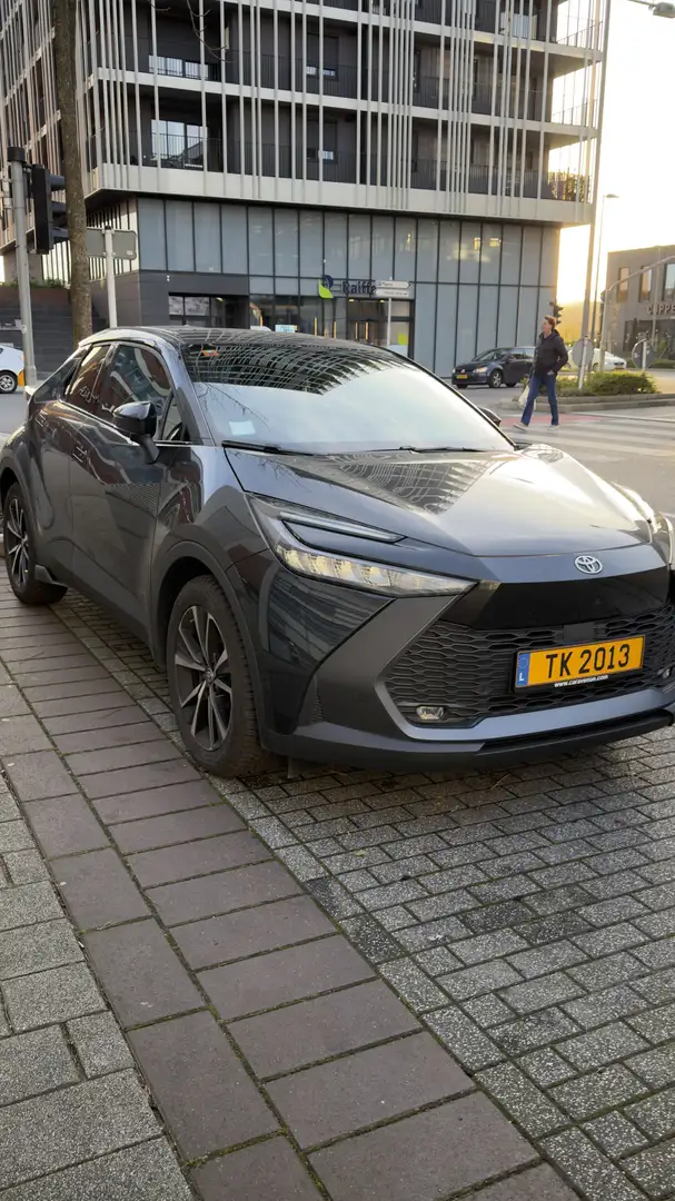 Toyota C-HR 2.0 hev Lounge - 1
