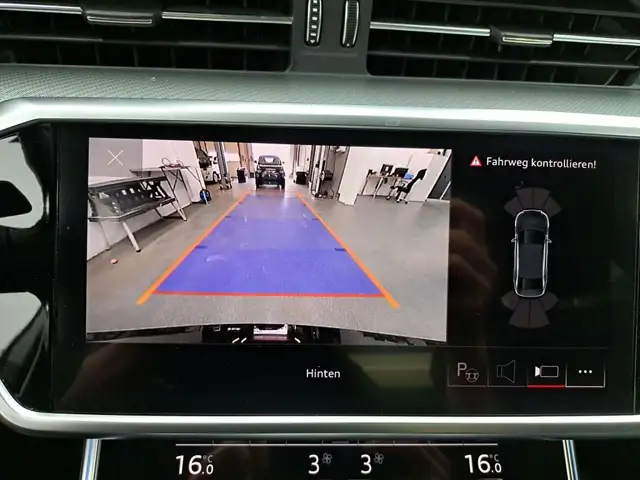 Audi A6 view 16