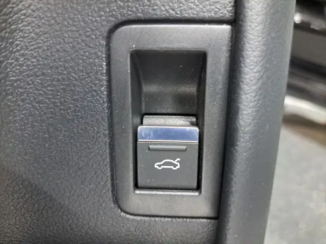 Audi A6 view 11