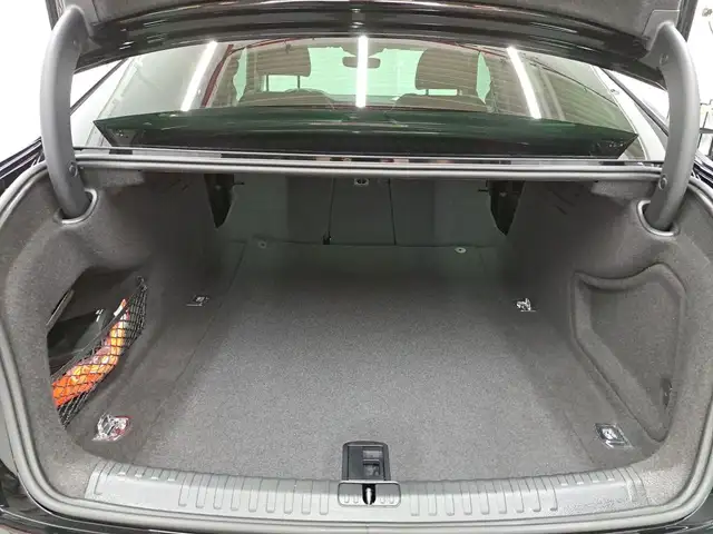 Audi A6 view 7