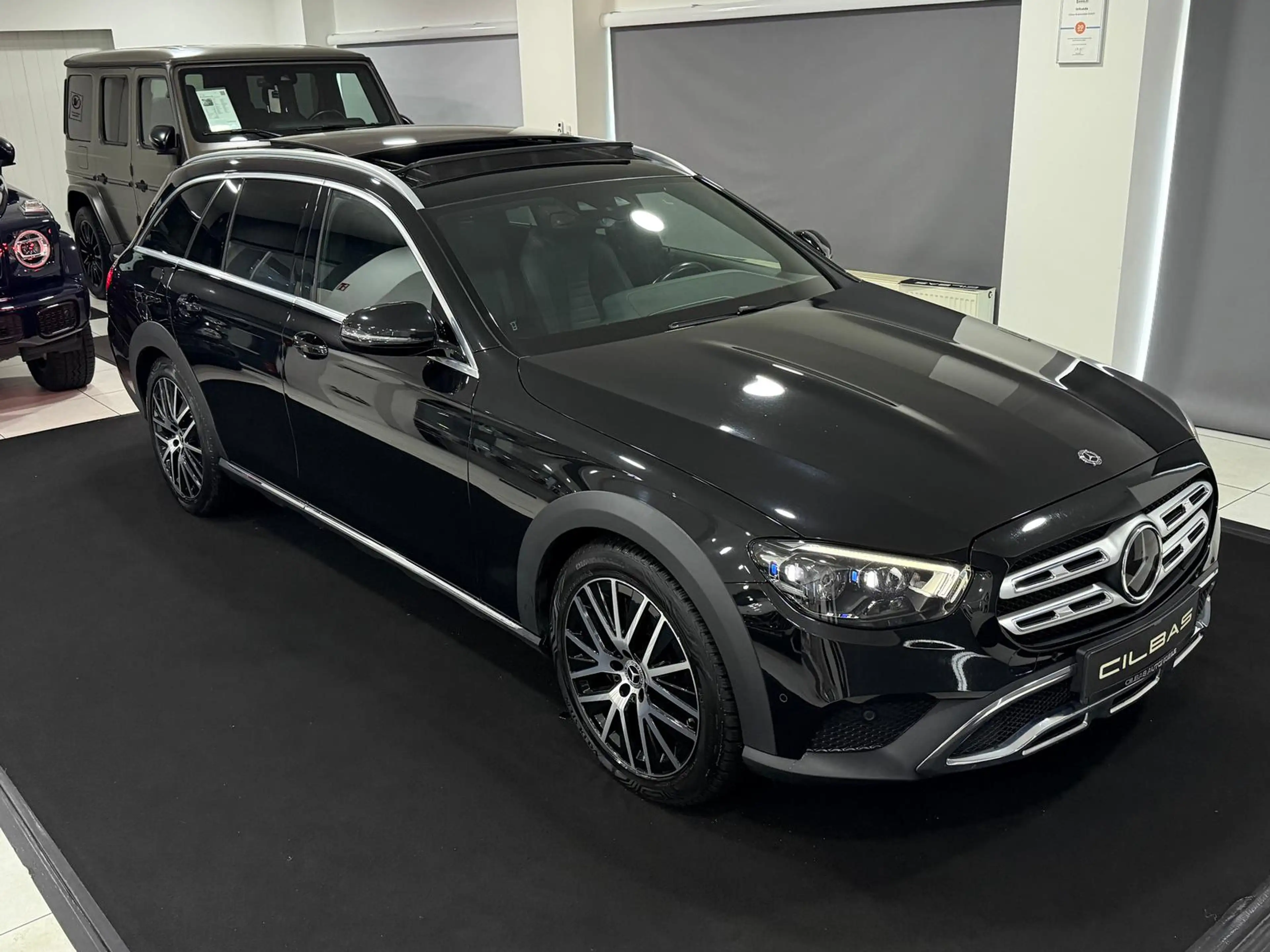 Mercedes-Benz E 400 d 4M All-Terrain *PANO*AHK*AIR*DIST*WIDE* — photo 6