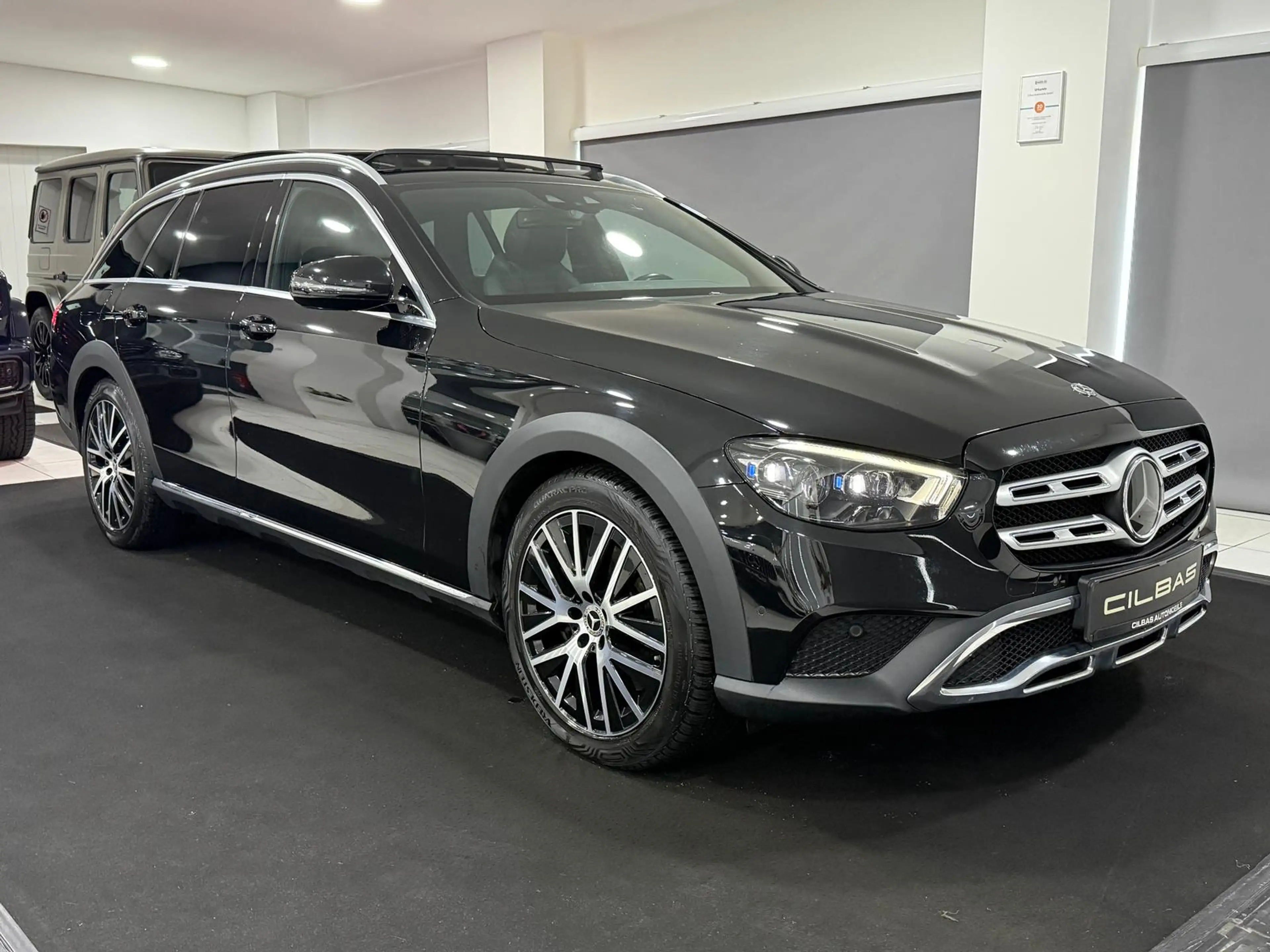 Mercedes-Benz E 400 d 4M All-Terrain *PANO*AHK*AIR*DIST*WIDE* — photo 5
