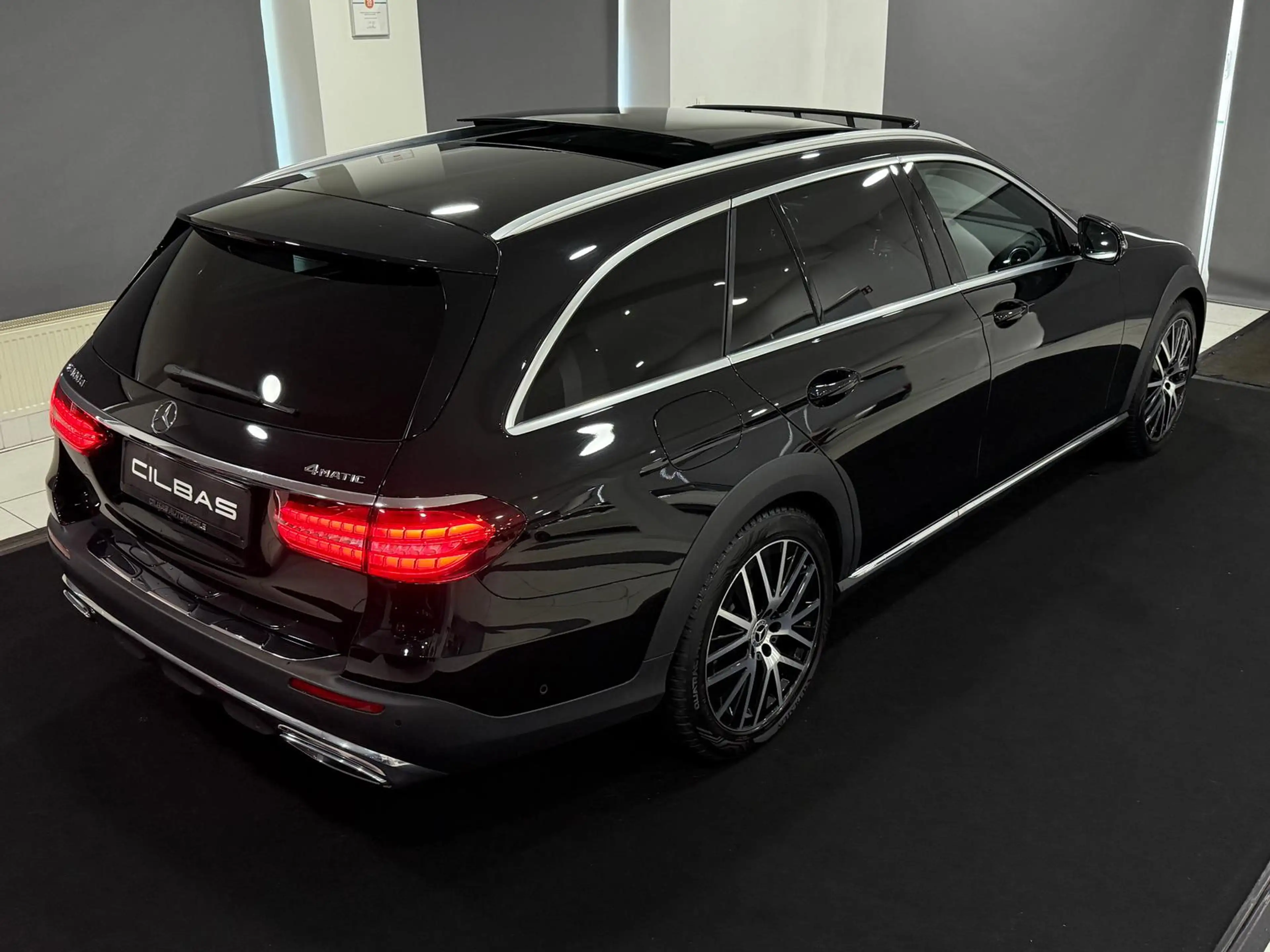Mercedes-Benz E 400 d 4M All-Terrain *PANO*AHK*AIR*DIST*WIDE* — photo 7