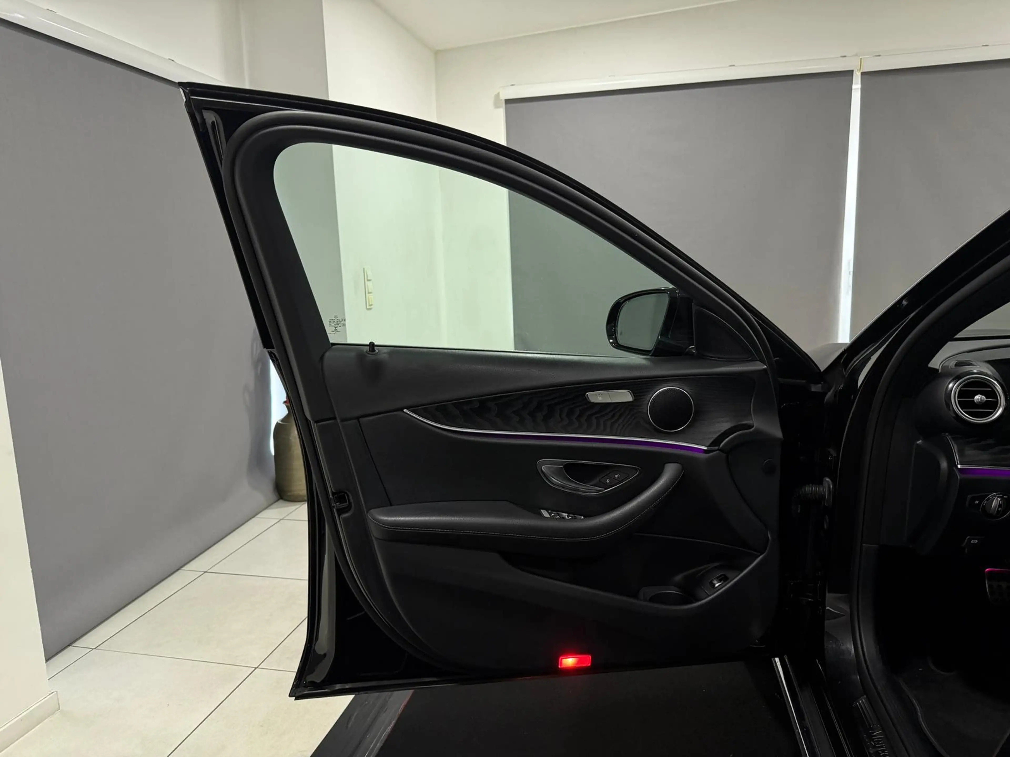Mercedes-Benz E 400 d 4M All-Terrain *PANO*AHK*AIR*DIST*WIDE* — photo 12