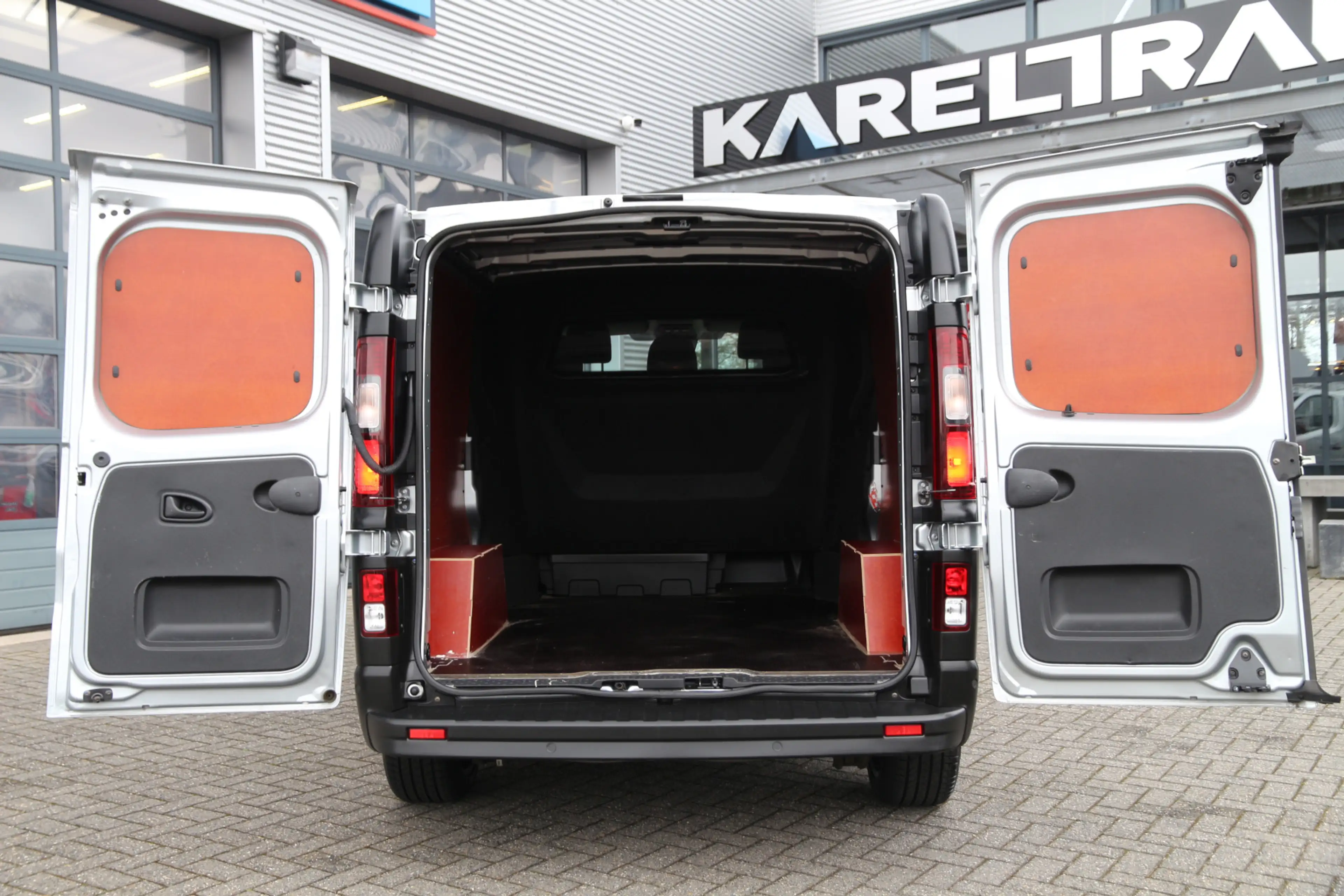 Renault Trafic 2.0 DCI 150 | Aut. | DC | L2H1 | Navi | Cruise | A — photo 3