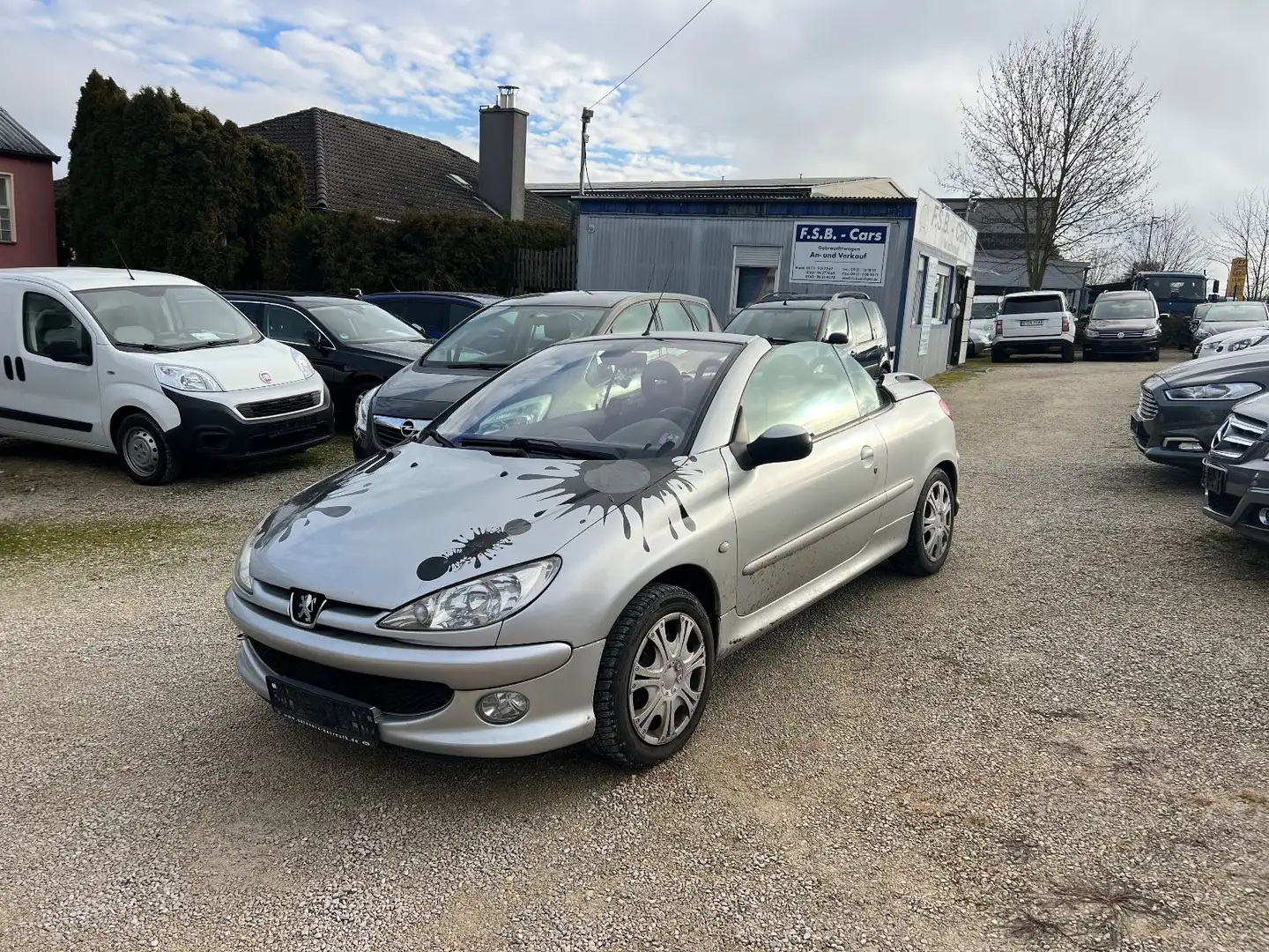 Peugeot 206 Cabriolet CC Tendance Grau - 1