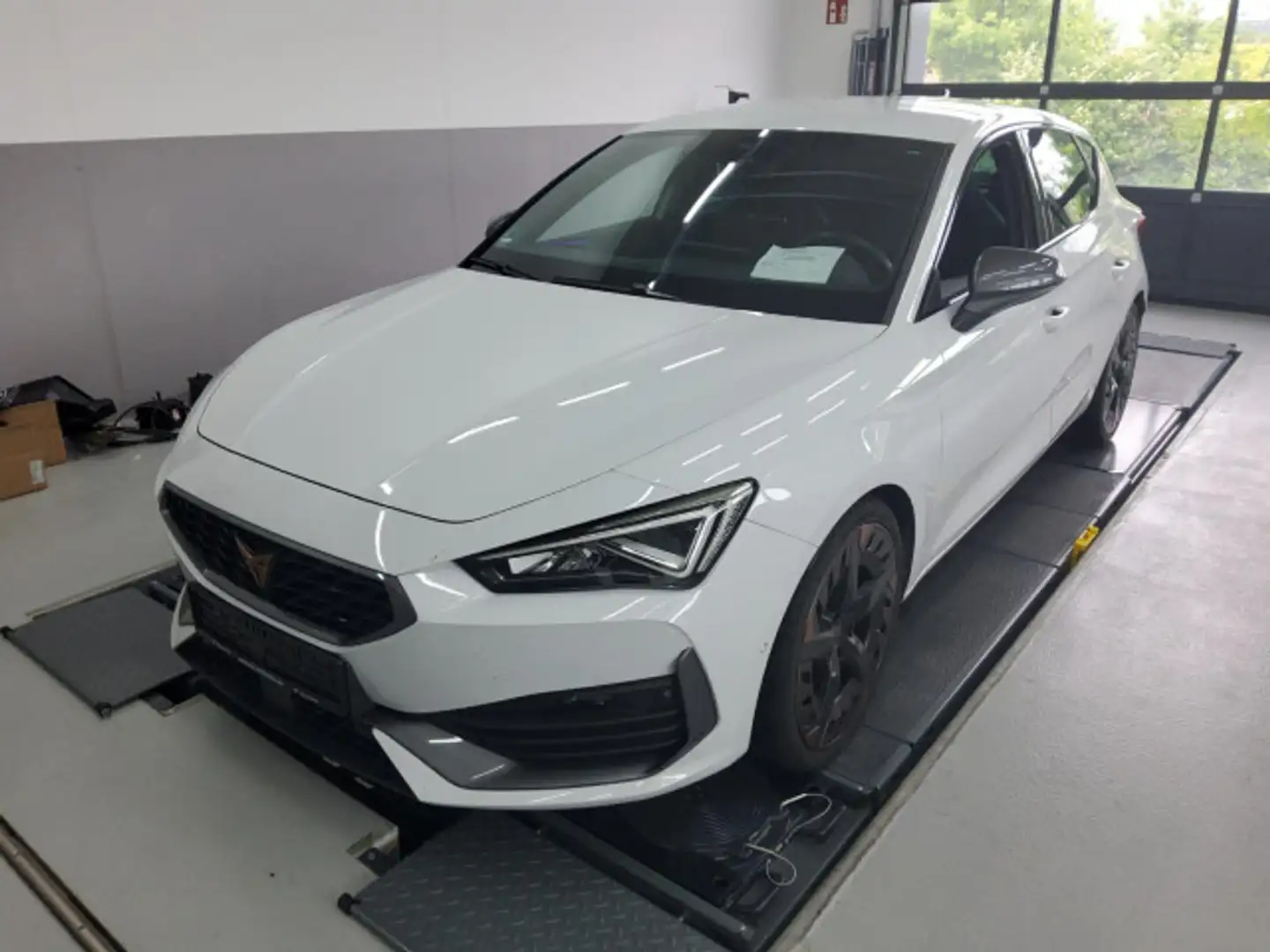CUPRA Leon VZ 2.0 TSI DSG *ACC*LED*R-KAM*BEATS*19''* Blanc - 2