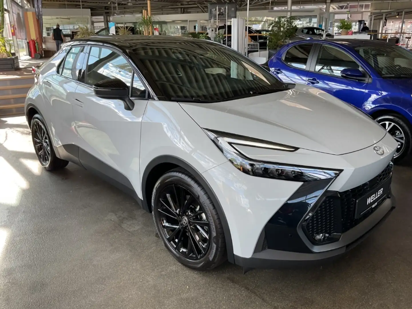 Toyota C-HR 2.0 Hybrid AWD GR SPORT *LED*19''*ACC*CAM*JBL* Grey - 2