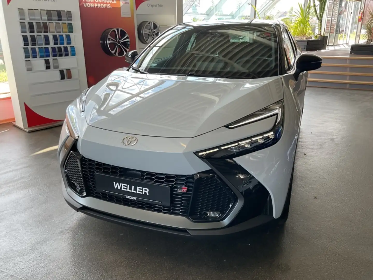 Toyota C-HR 2.0 Hybrid AWD GR SPORT *LED*19''*ACC*CAM*JBL* Grey - 1