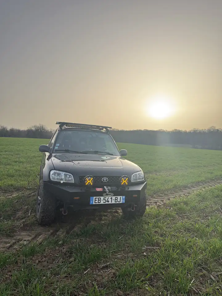 Toyota RAV4 2.0i VX, foto 2