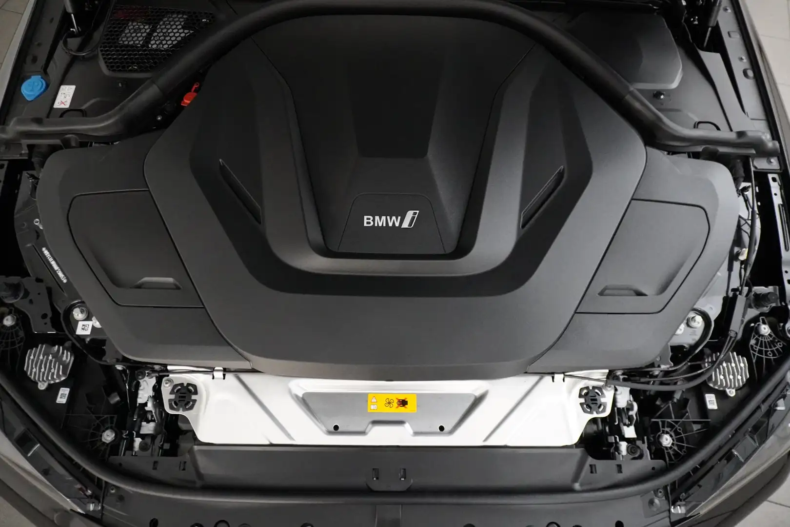 BMW i4 eDrive35 Schwarz - 2