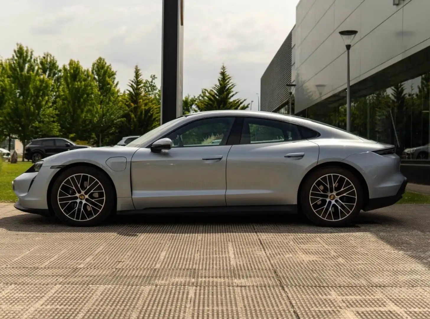 Porsche Taycan Berlina 408cv Automático de 4 Puertas Gris - 2
