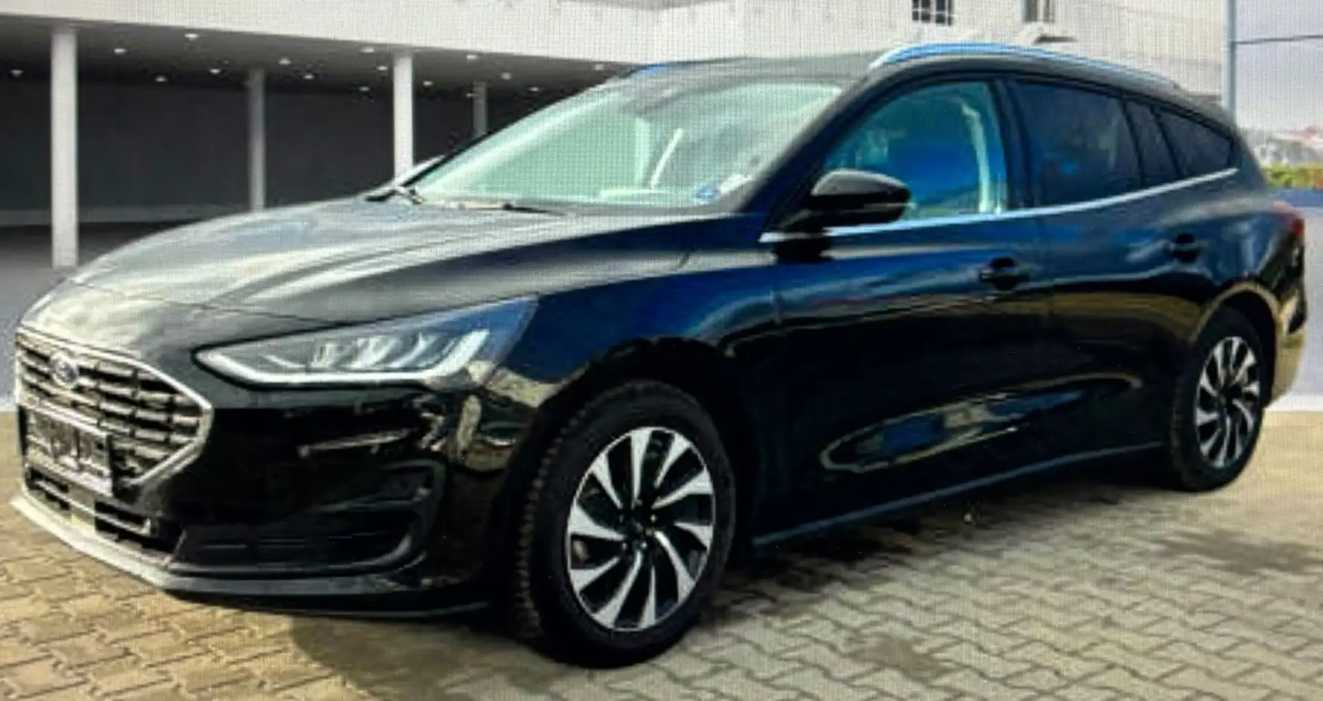 Ford Focus Titanium Aut. -- Fahrassistenz-Paket 2 Schwarz - 1