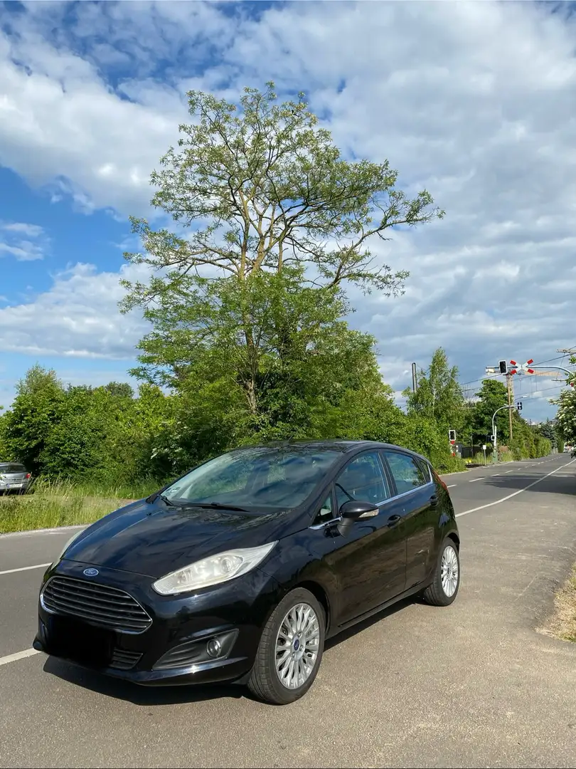 Ford Fiesta Titanium Schwarz - 2