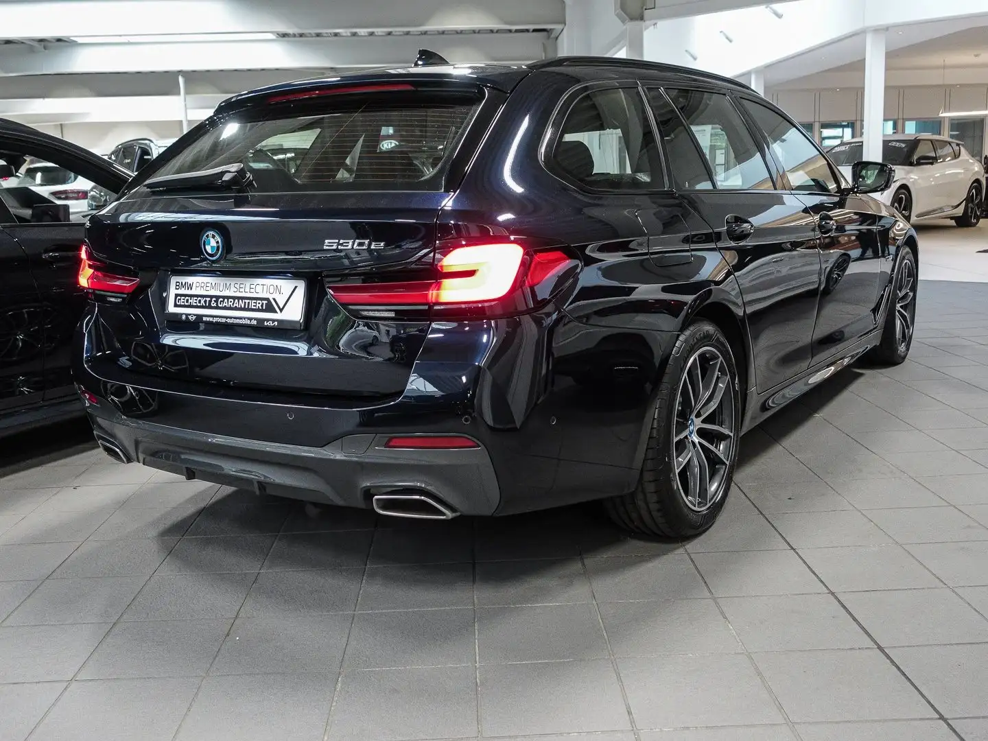 BMW 530 e Msport AHK Komf HiFi adapt. LED FA StHz Noir - 2