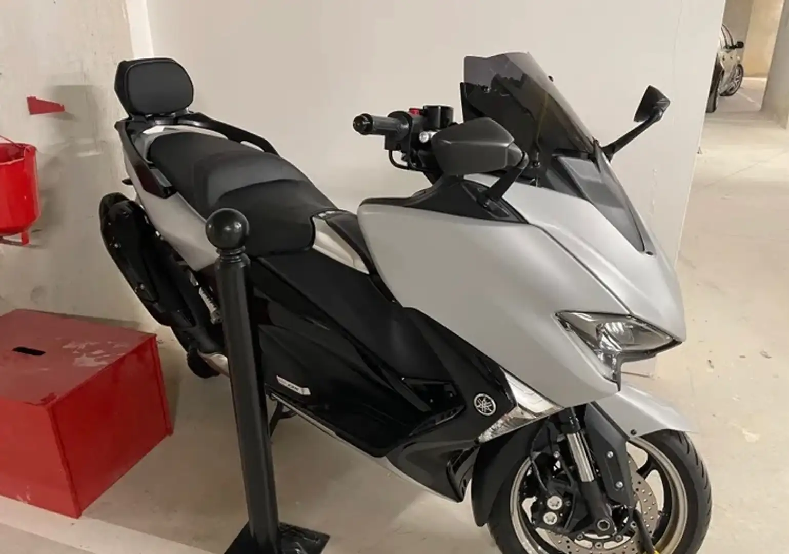 Yamaha TMAX DX - 1
