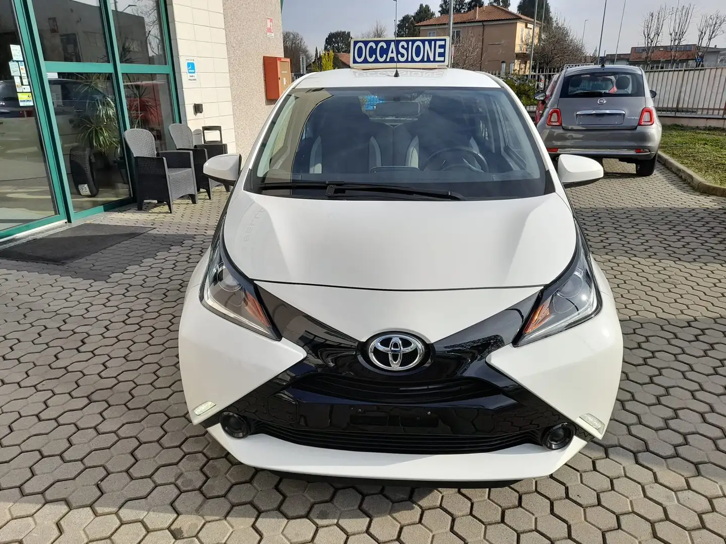 Toyota Aygo 5p 1.0 x-play my15 Bianco - 2