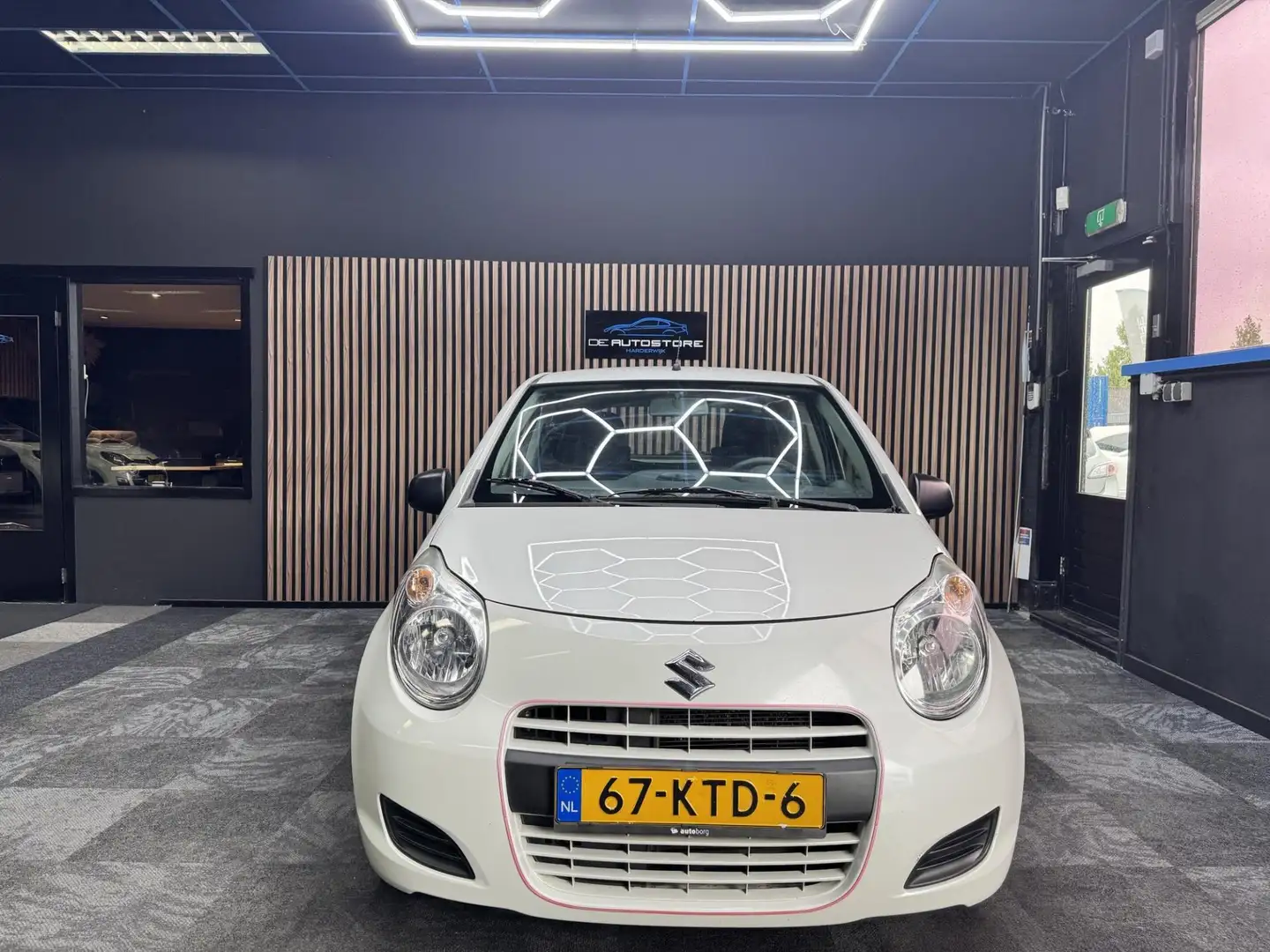 Suzuki Alto 1.0 Comfort Airco bluetooth Pdc Zeer nette Auto!!! Blanc - 2