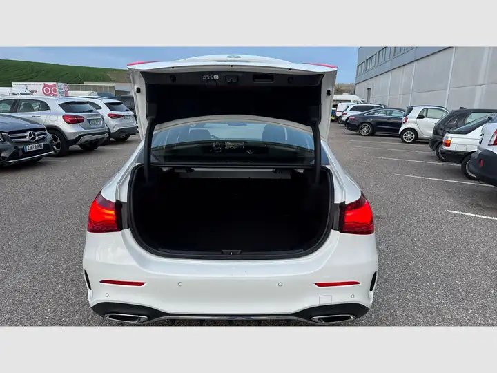 Mercedes-Benz Clase A A 200 d 2.0 Sedán 2025, foto 13