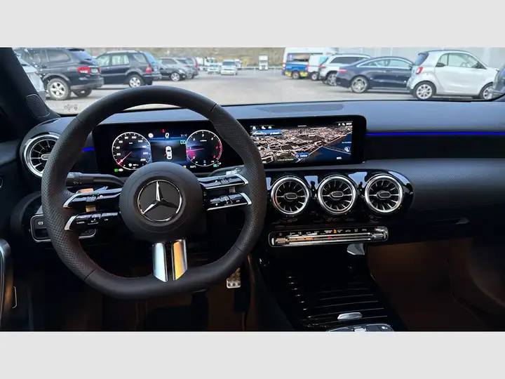 Mercedes-Benz Clase A A 200 d 2.0 Sedán 2025, foto 8