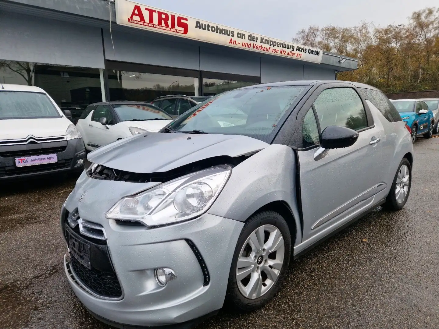 DS Automobiles DS 3 PureTech 82 Chic Schwarz - 2