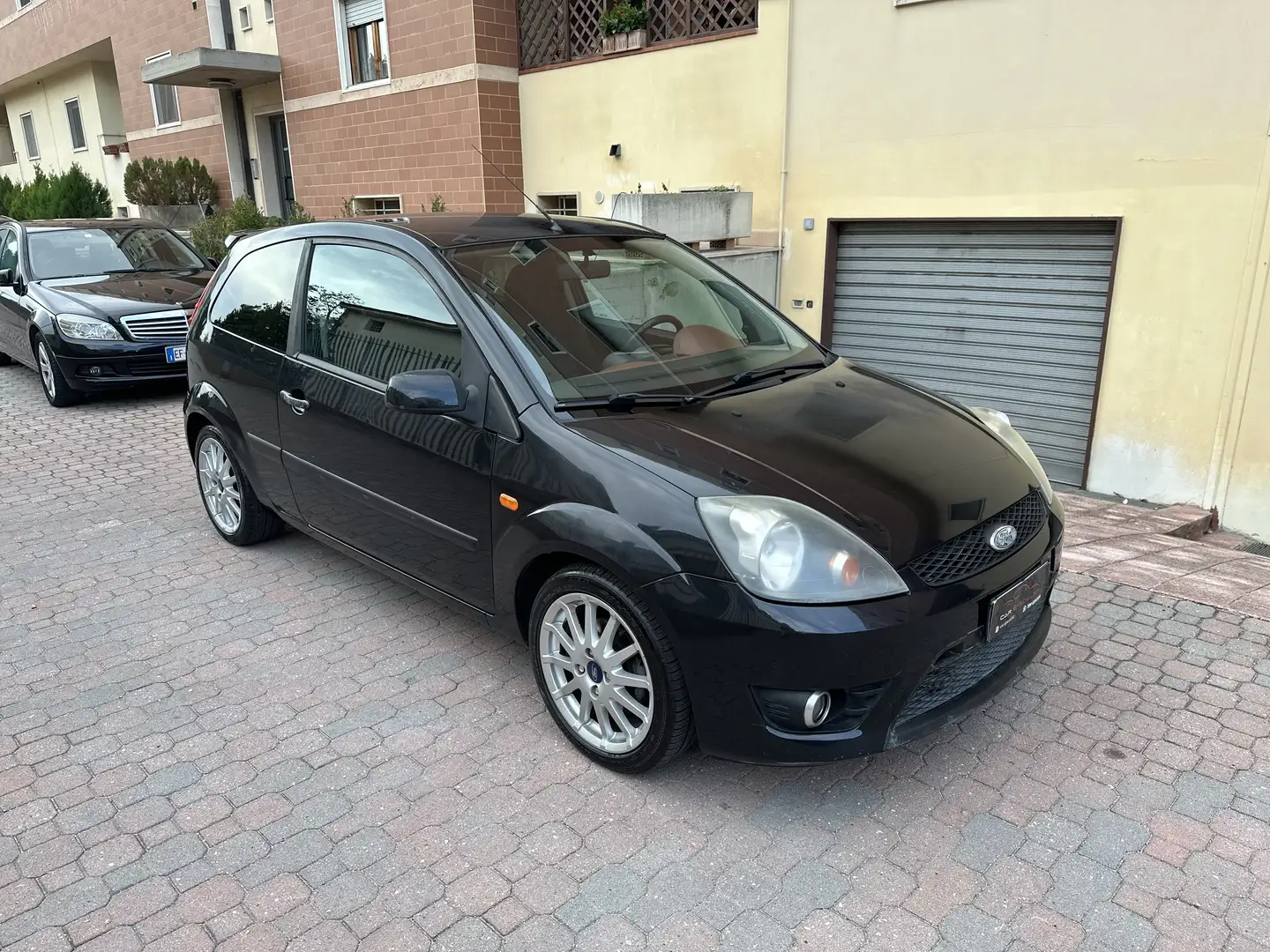 Ford Fiesta SPORT 1.6 tdci S Nero - 2