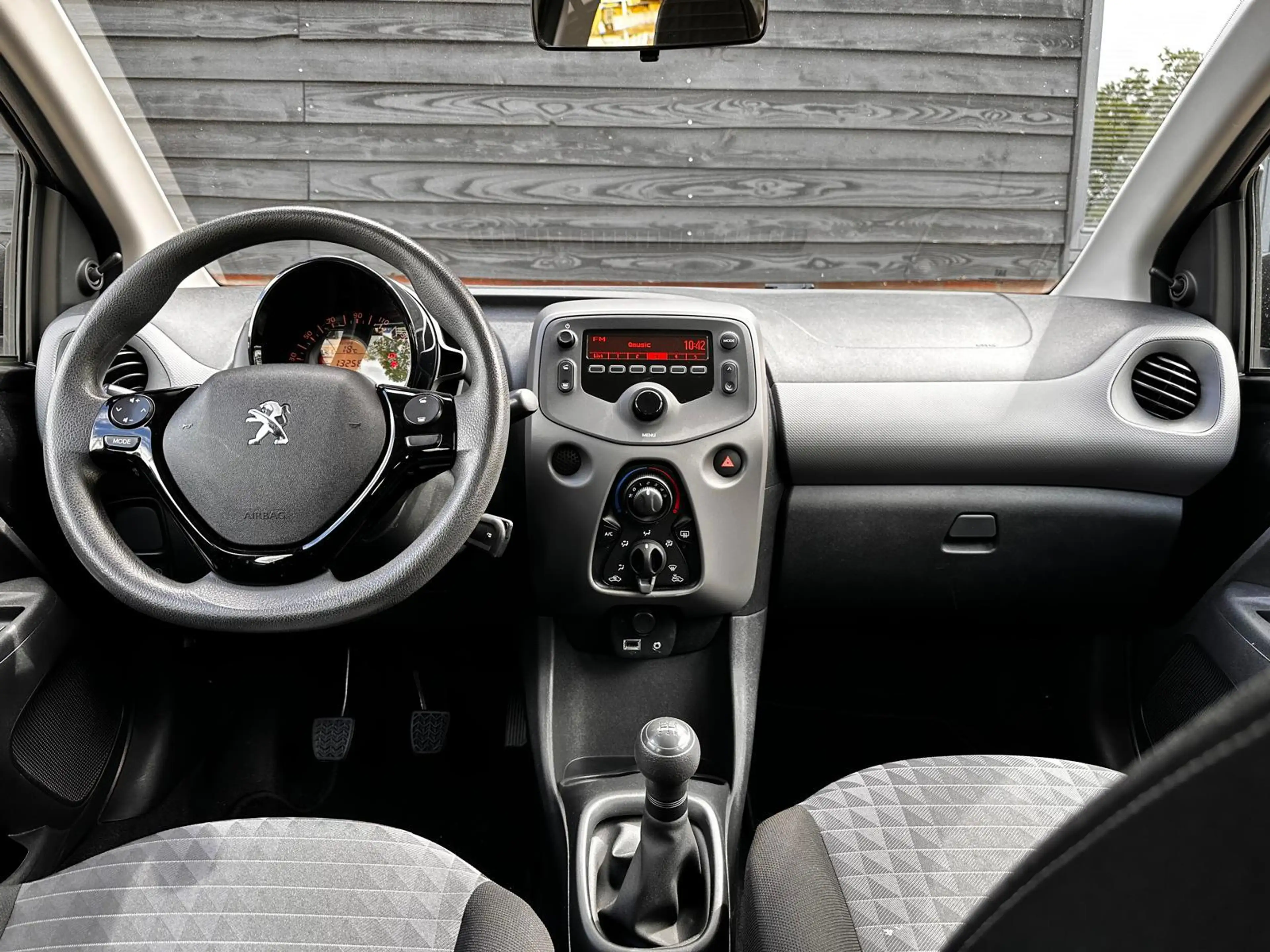 Peugeot 108 1.0 e-VTi l APK NOV 2027 — photo 10
