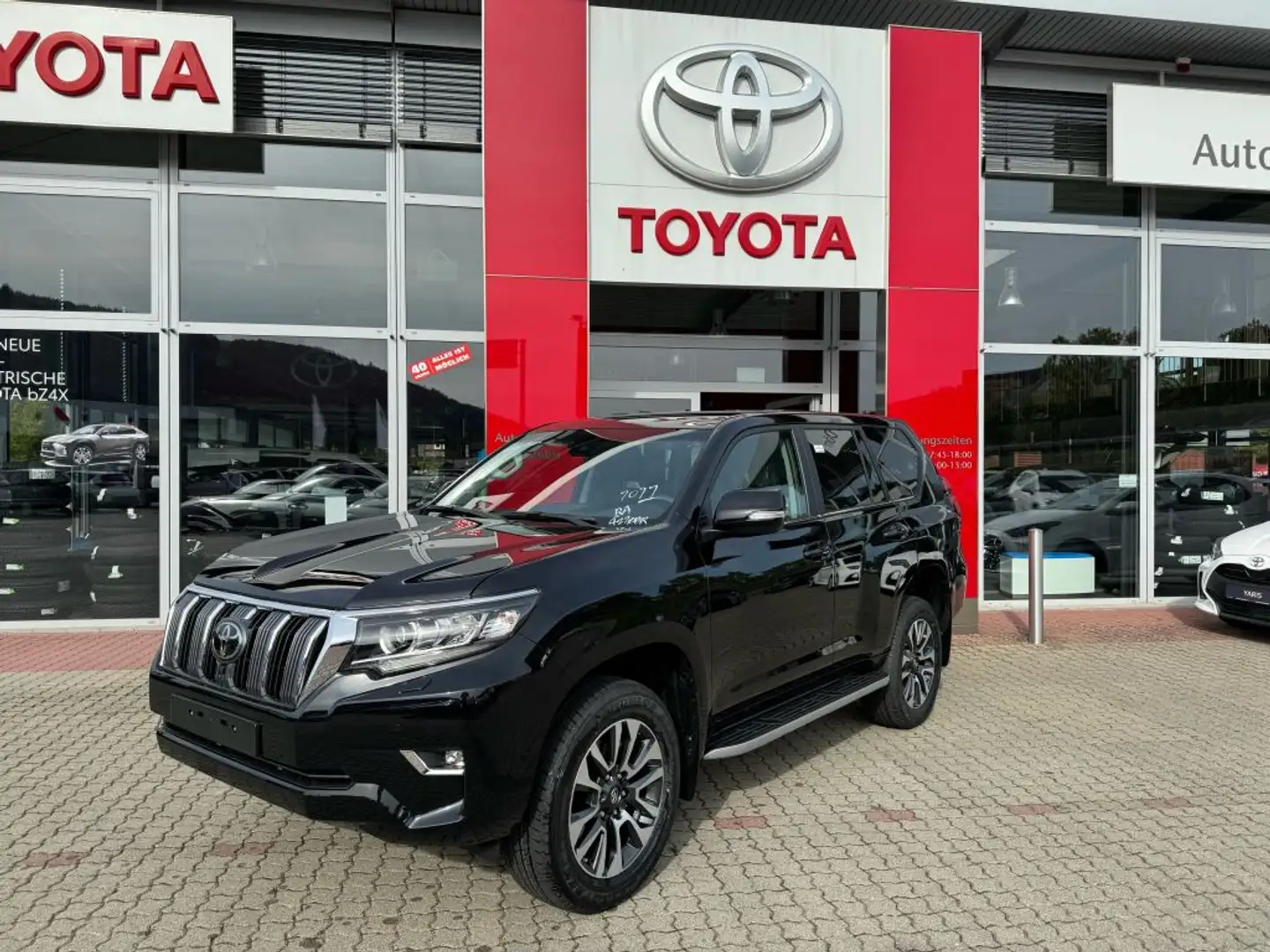 Toyota Land Cruiser 2.8 D-4D Automatik Executive Gelände-Paket* Noir - 1