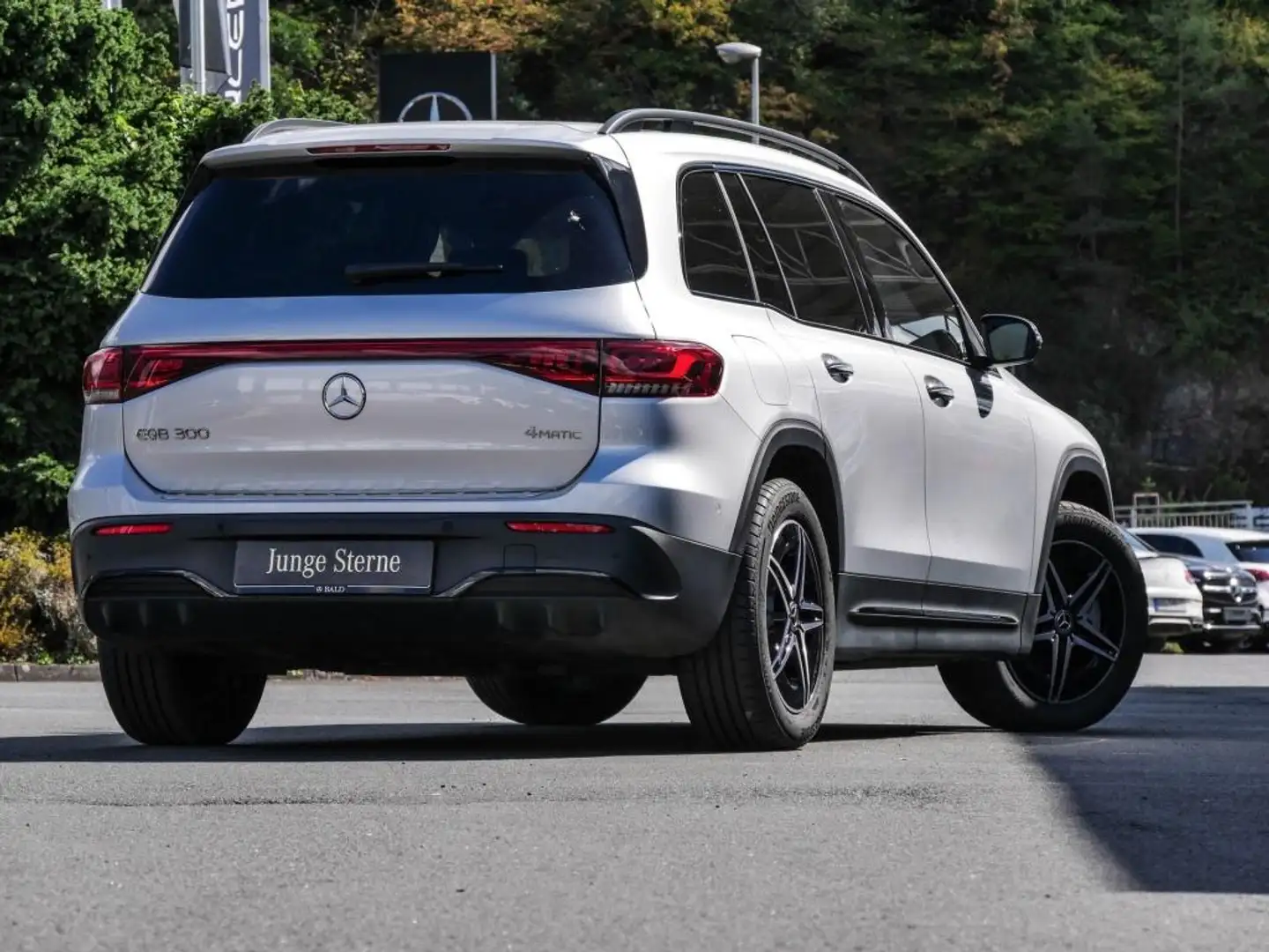 Mercedes-Benz EQB 300 4M AMG-Sport/Night/LED/Keyl/Easy-P/Cam Silver - 2