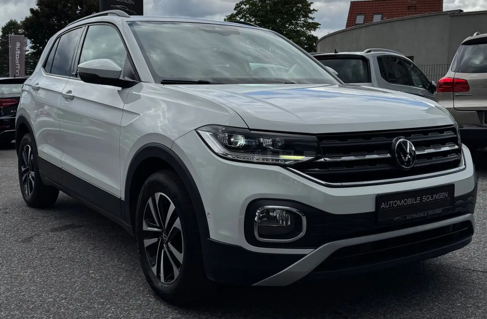 Volkswagen T-Cross United DSG+NAV+AHK+PDC+BT+LED+SHZ+ACC+LM Weiß - 2