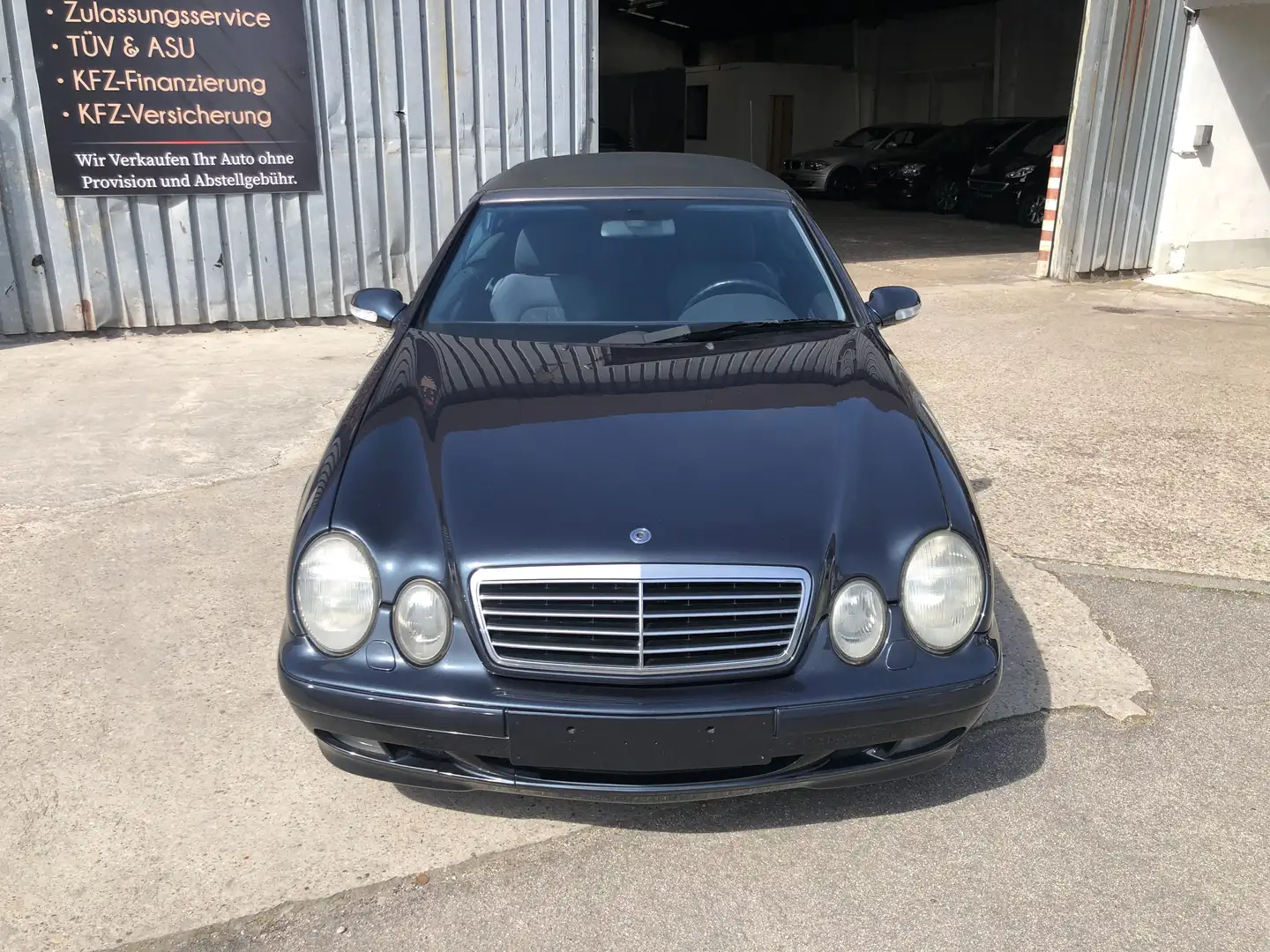 Mercedes-Benz CLK 200 Avangarde Schwarz - 2