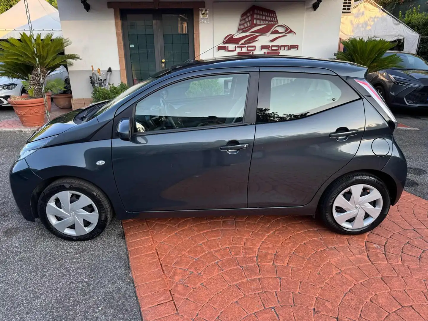 Toyota Aygo 1.0 VVT-i 69 CV 5 porte x-play TSS PREZZO REALE!!! Grigio - 2