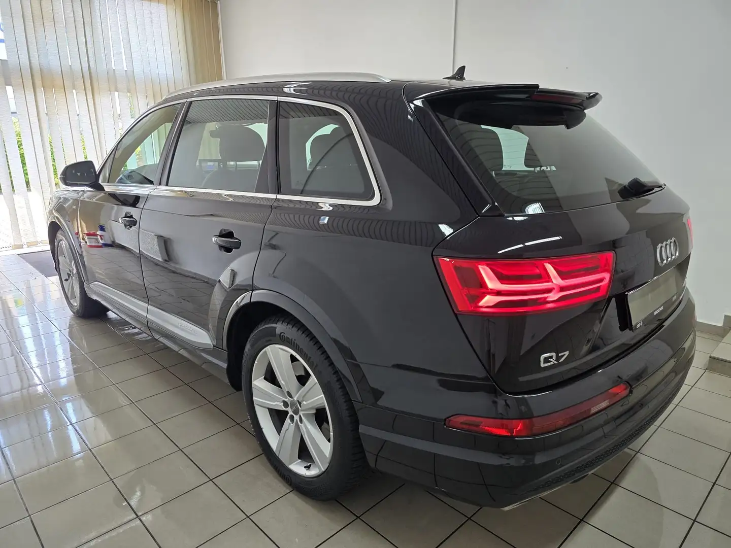 Audi Q7 3.0 TDI qu. S Line Virtual Nacht HuD Pano Luft 7Si Schwarz - 2