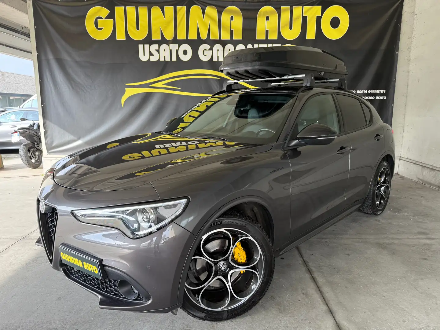 Alfa Romeo Stelvio UNICO PROPRIETARIO Stelvio 2.2 t Veloce Q4 210cv Grijs - 1