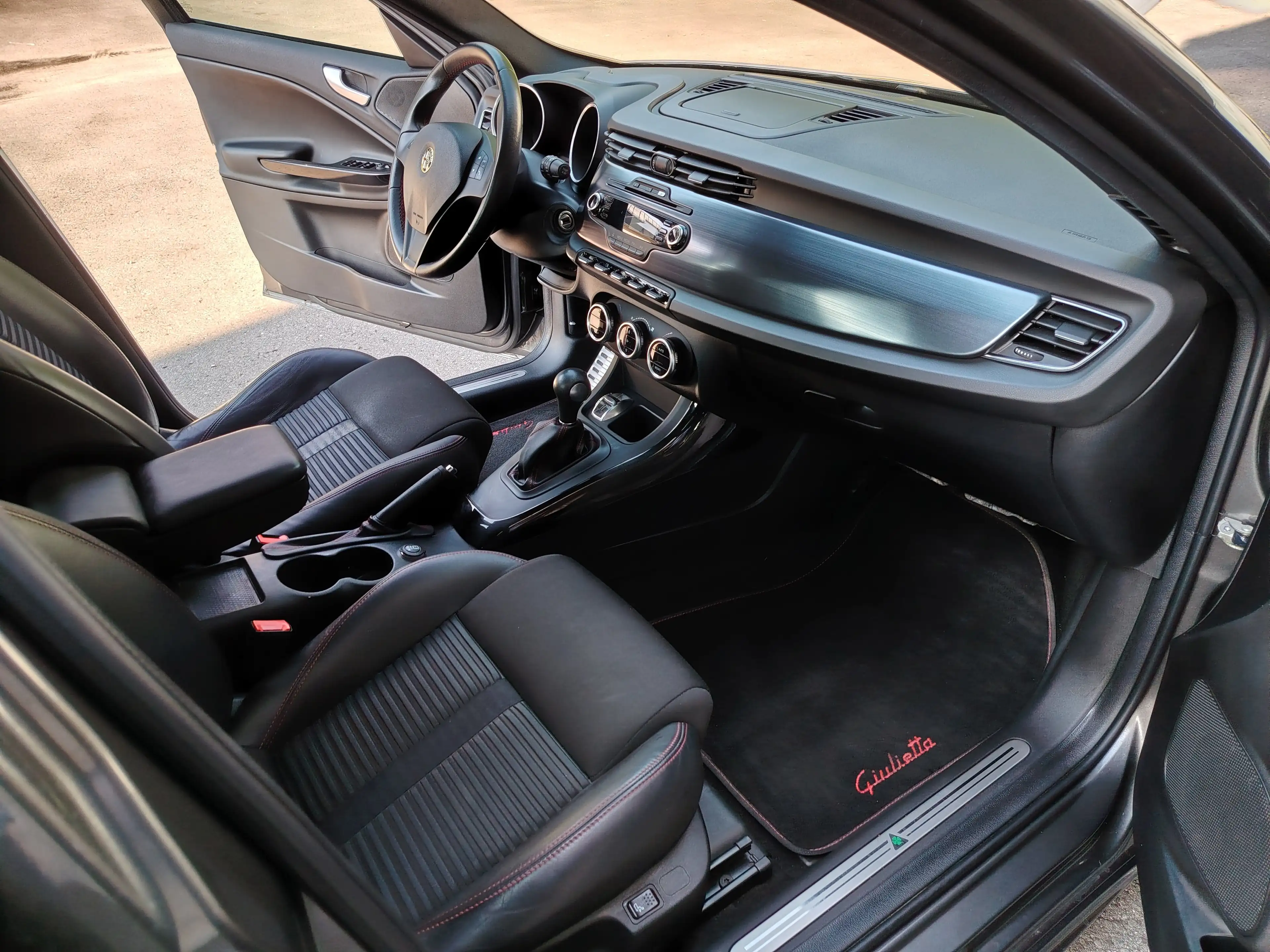 Alfa Romeo Giulietta 1,4 TB 170PS Multiair TCT Super Edizione — photo 13